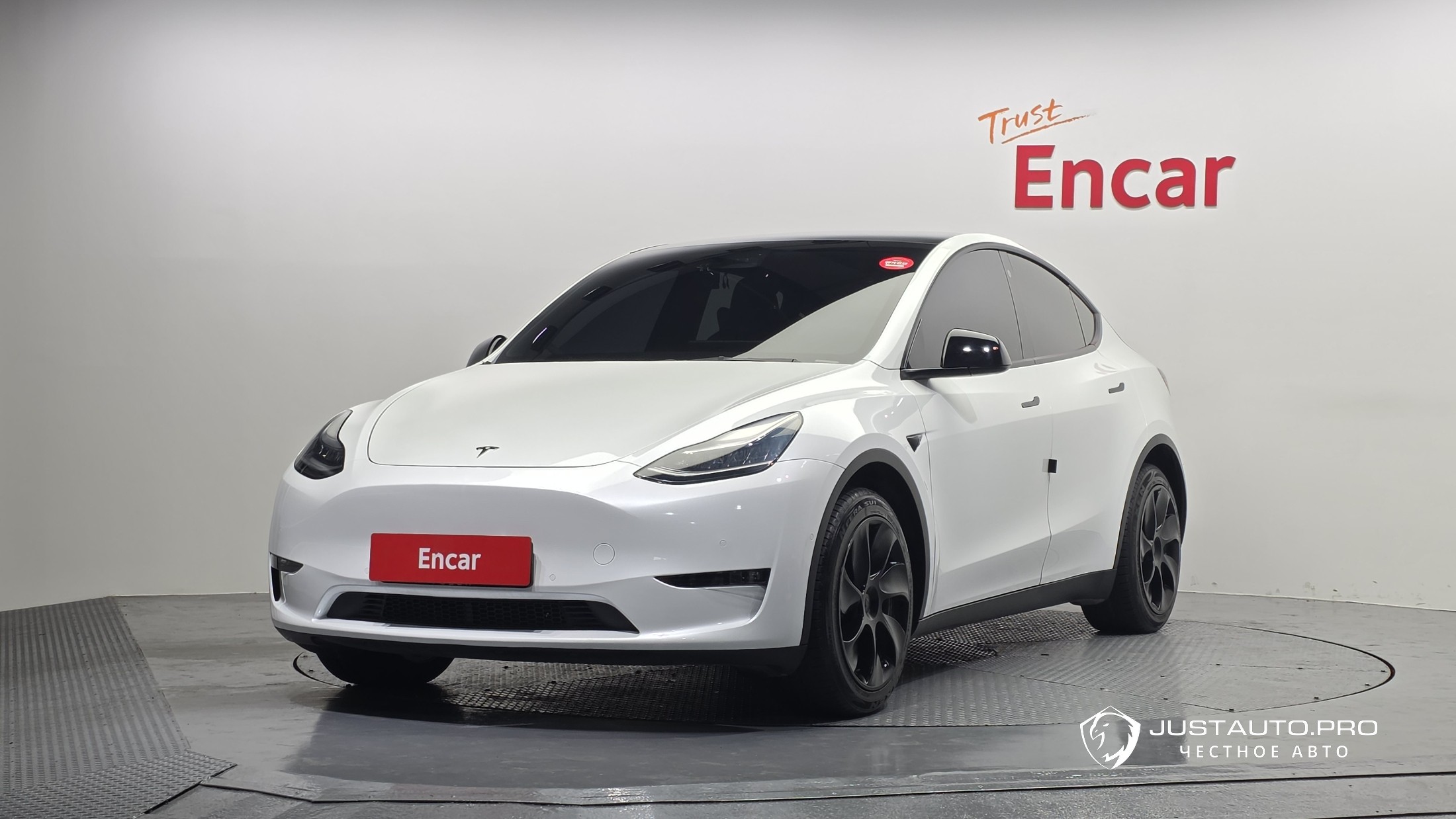 Автомобиль Tesla Model Y