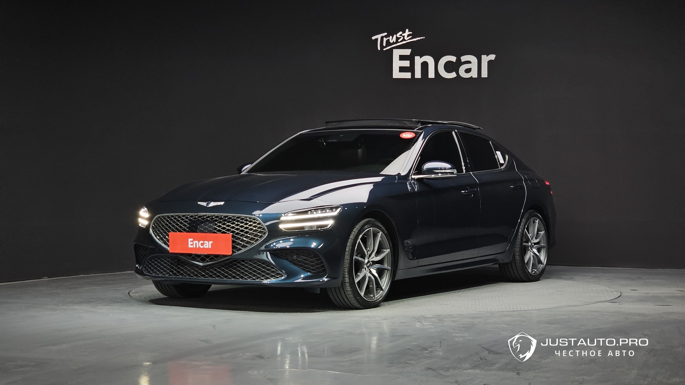 Автомобиль Genesis G70