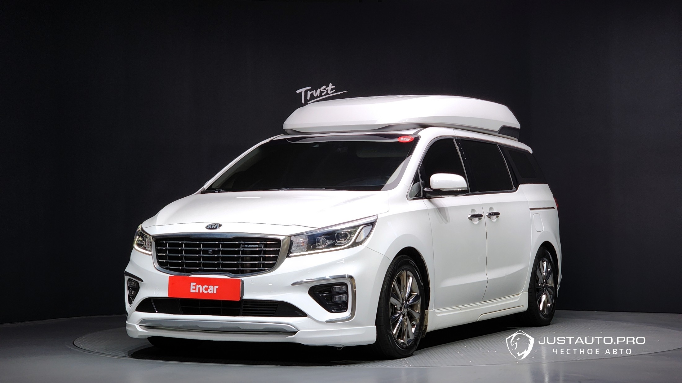 Автомобиль Kia Canival