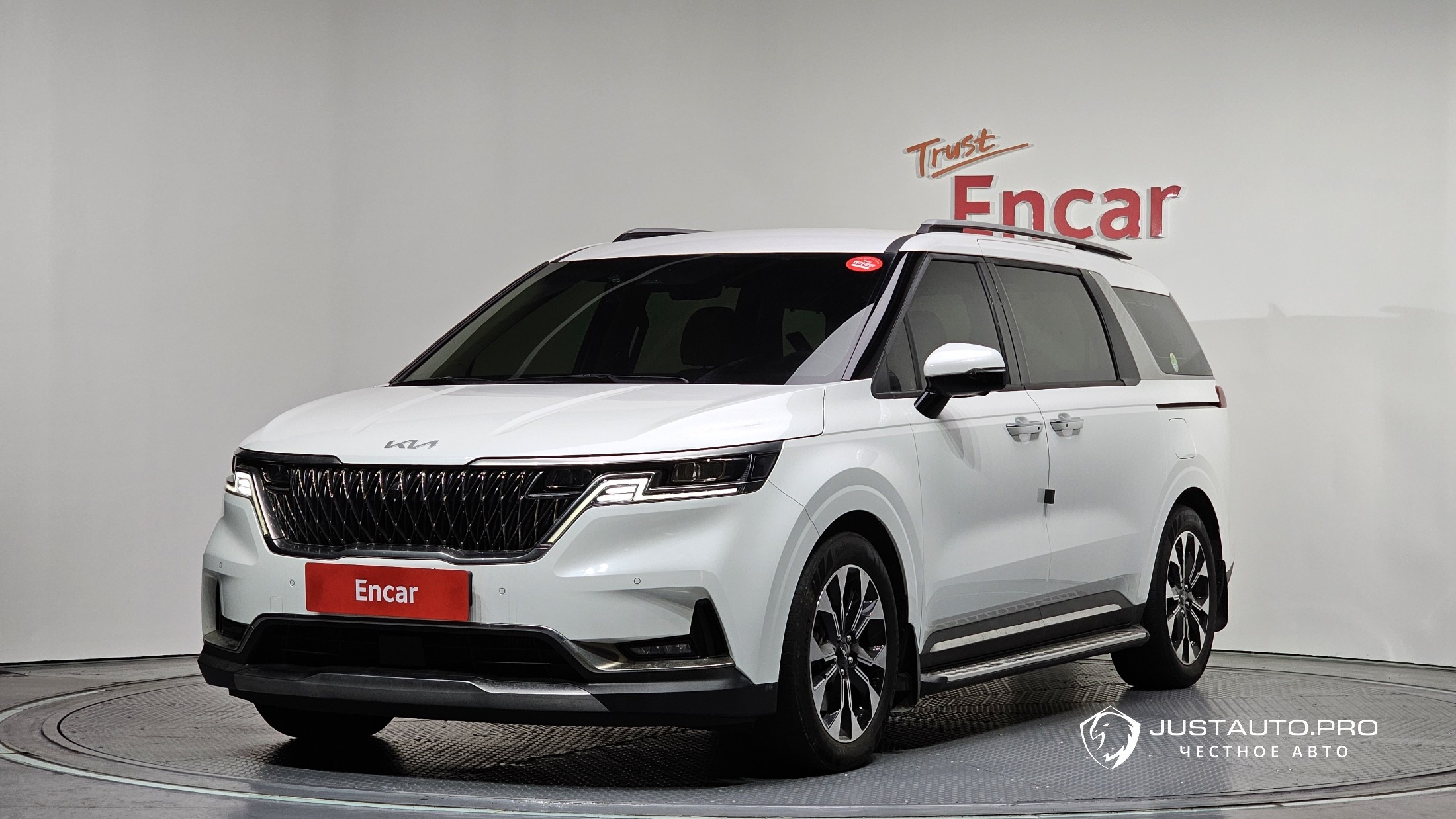 Автомобиль Kia Canival