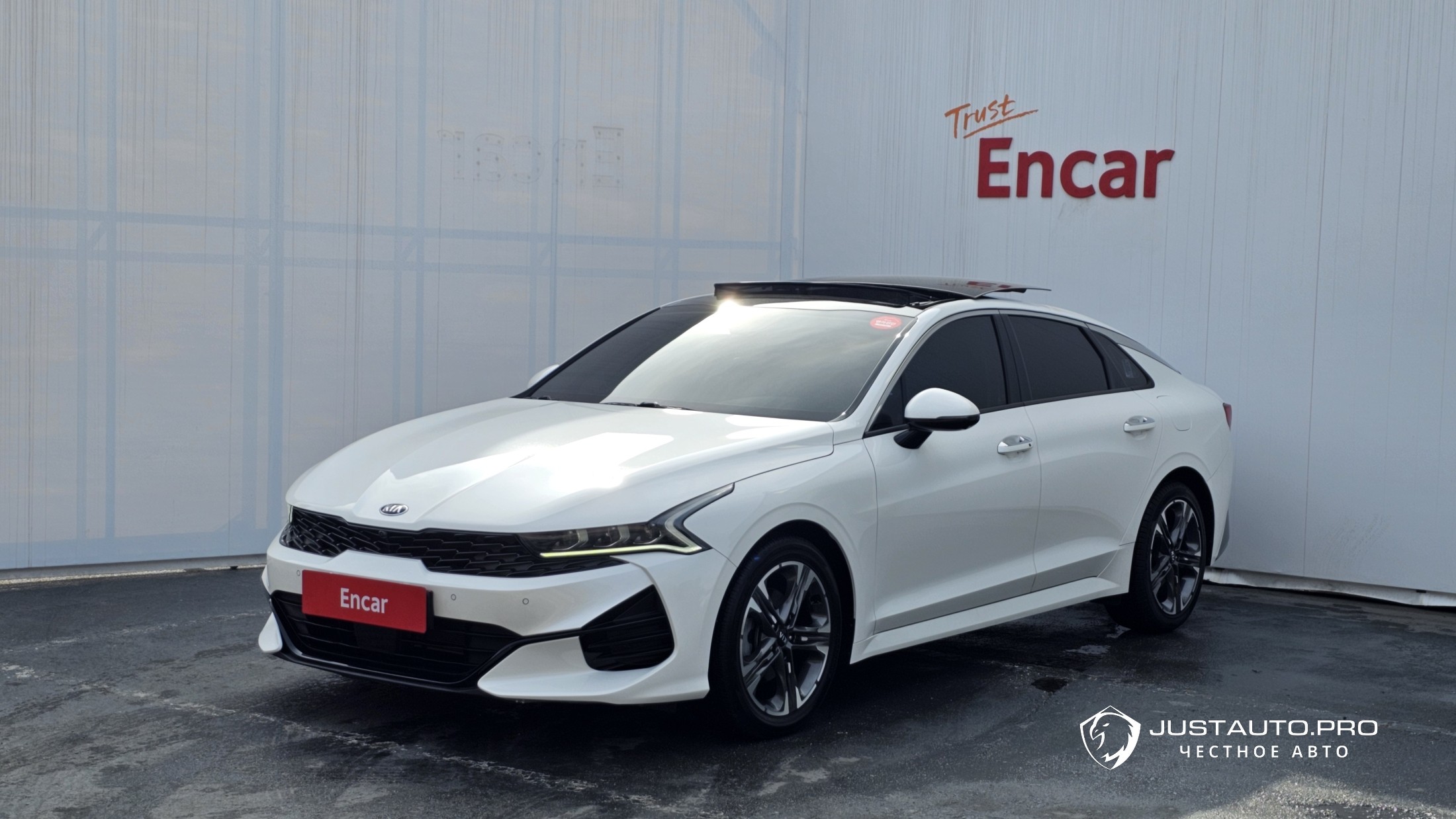 Автомобиль Kia K5