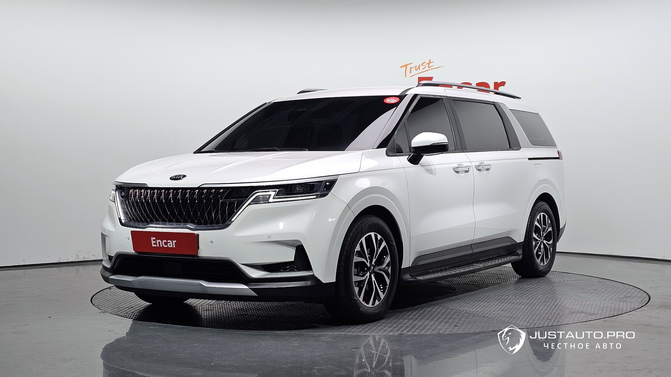 Автомобиль Kia Canival