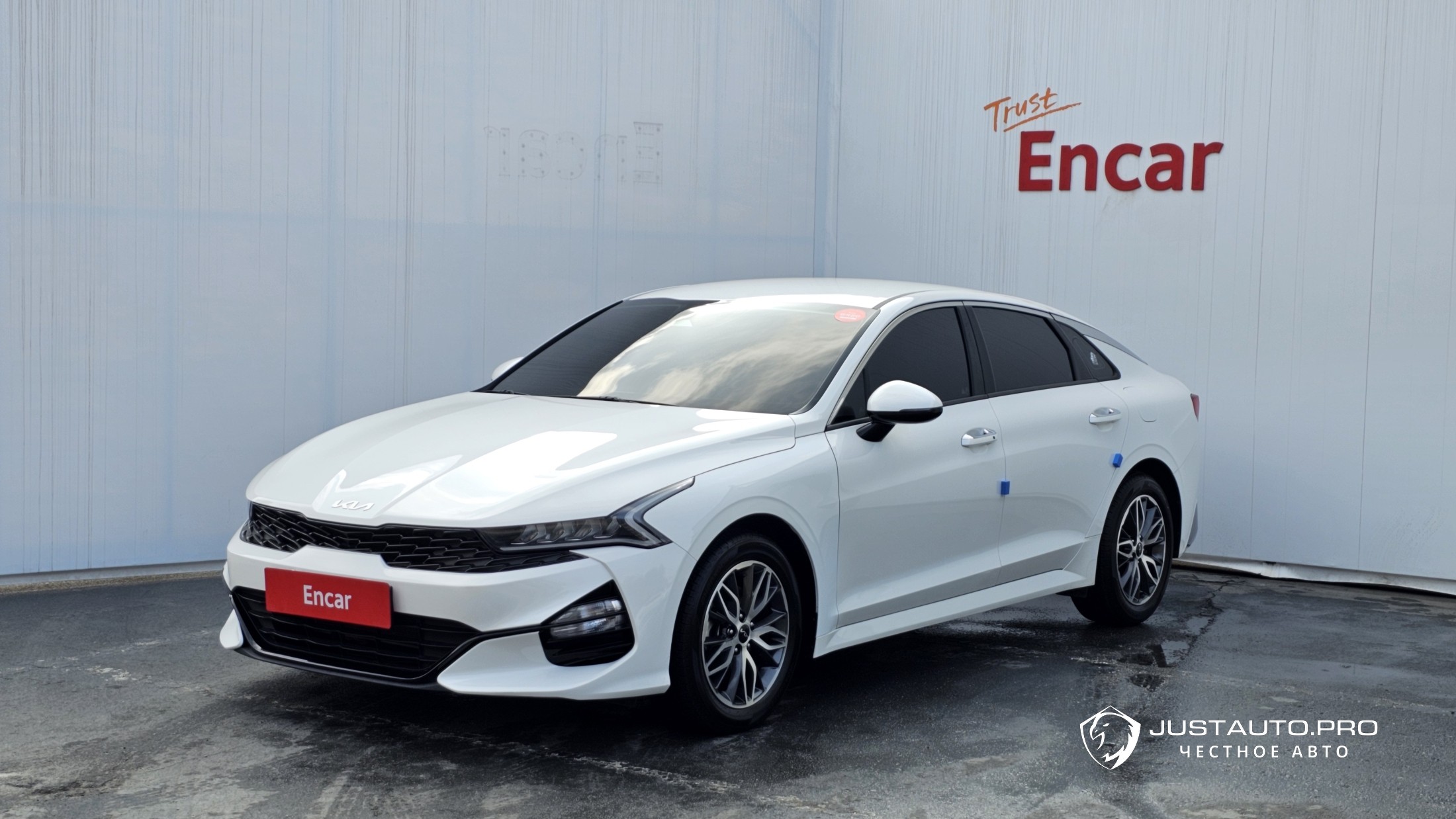 Автомобиль Kia K5