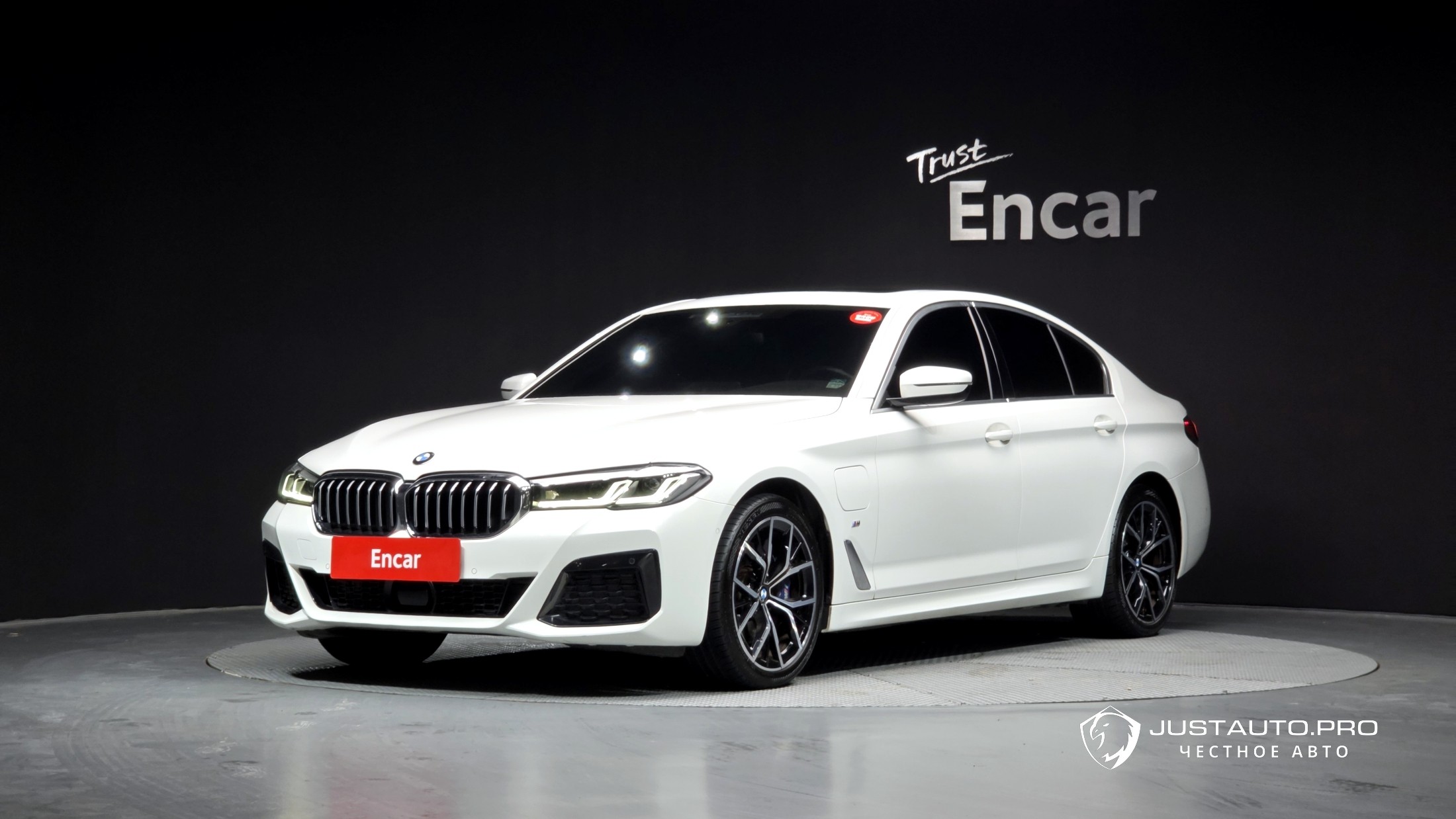 Автомобиль BMW 5-Series