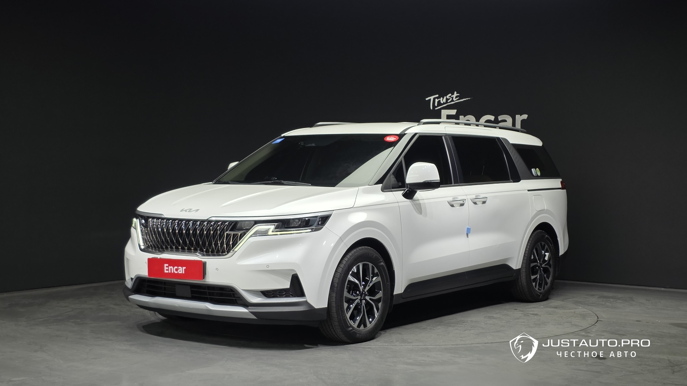 Автомобиль Kia Canival