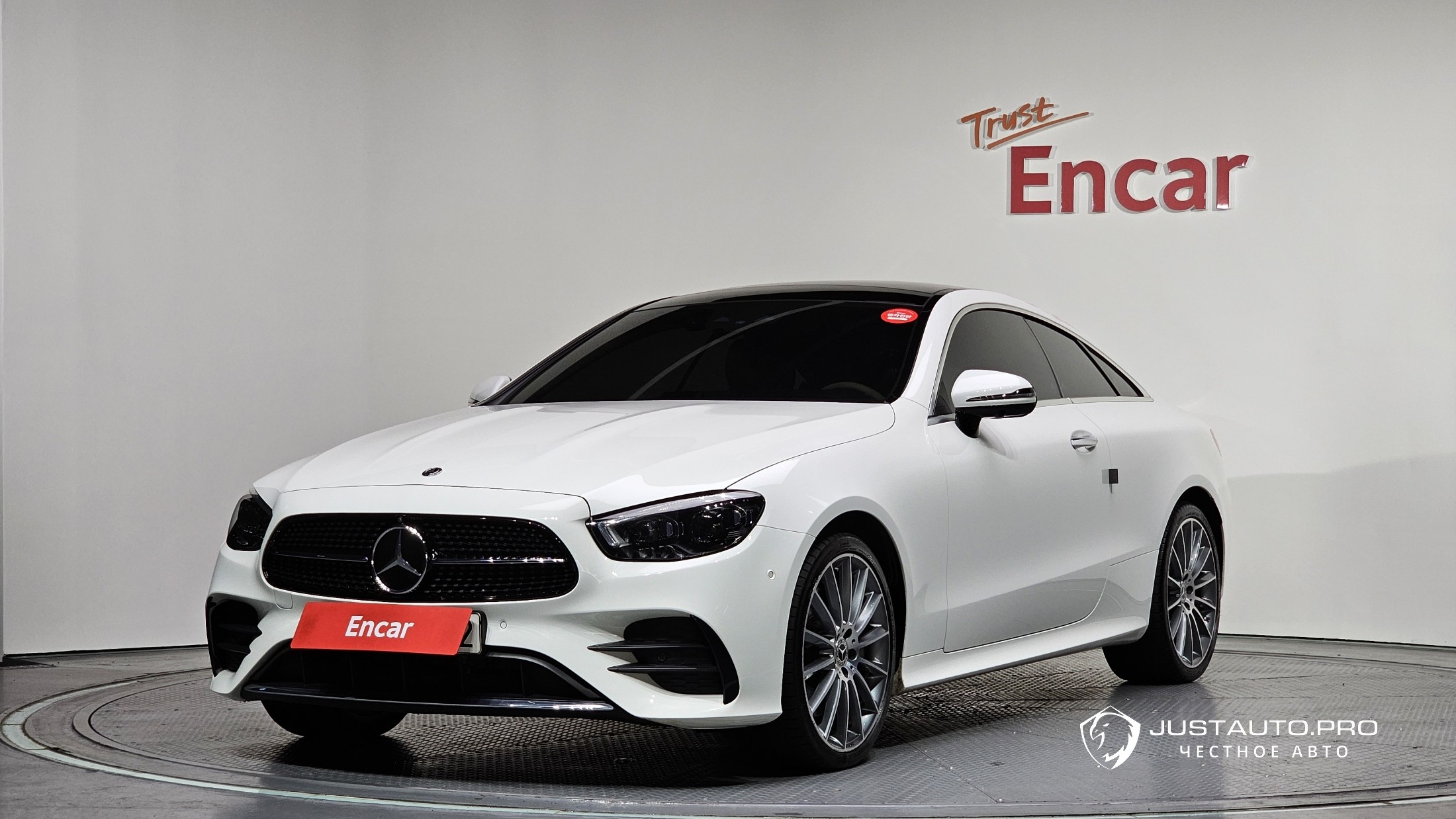 Автомобиль Mercedes-Benz E-Class