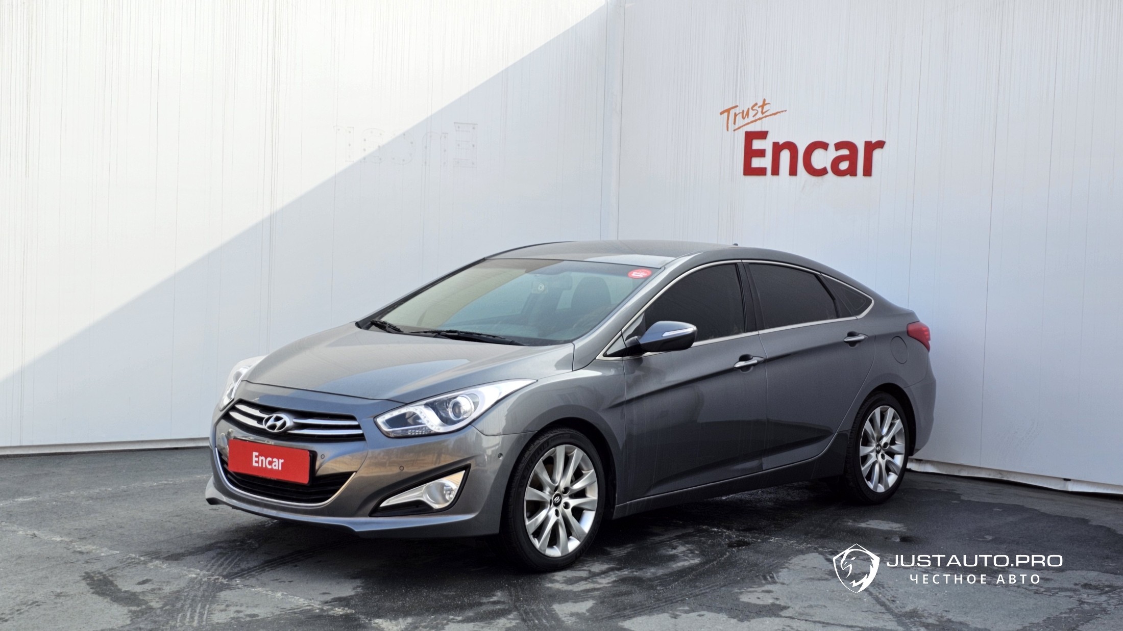 Автомобиль Hyundai i40