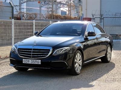 Автомобиль Mercedes-Benz E-Class