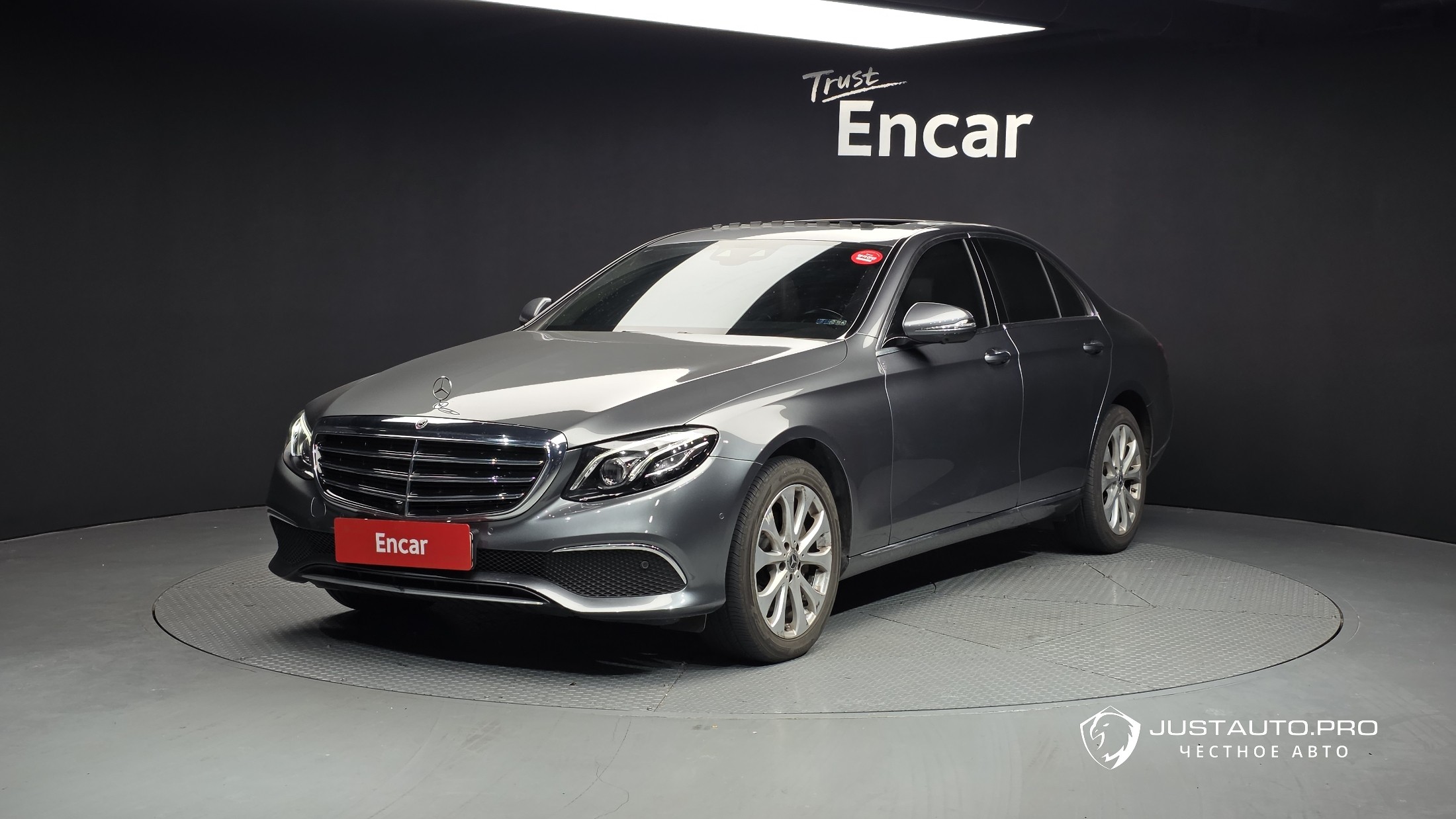 Автомобиль Mercedes-Benz E-Class