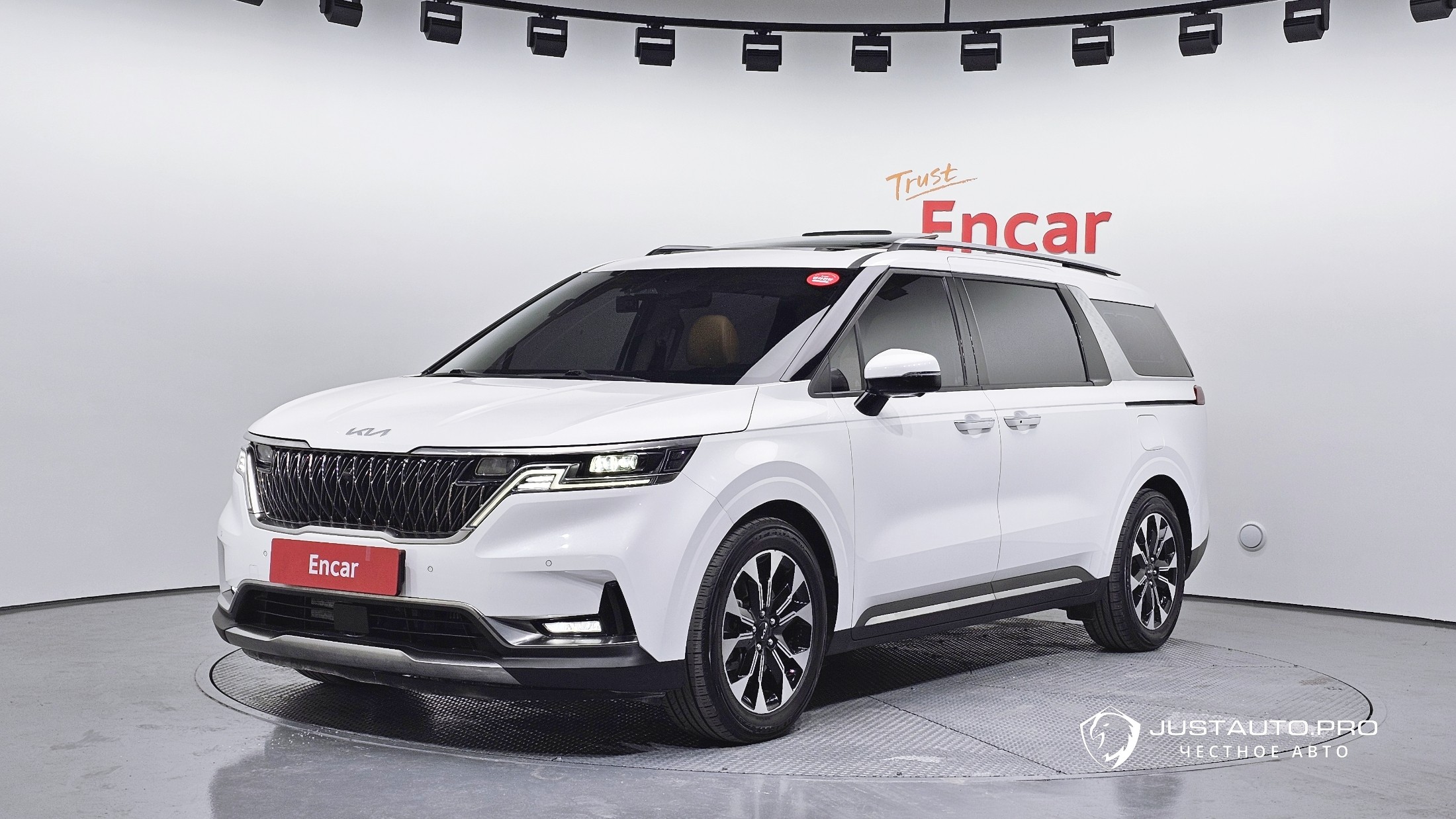 Автомобиль Kia Canival