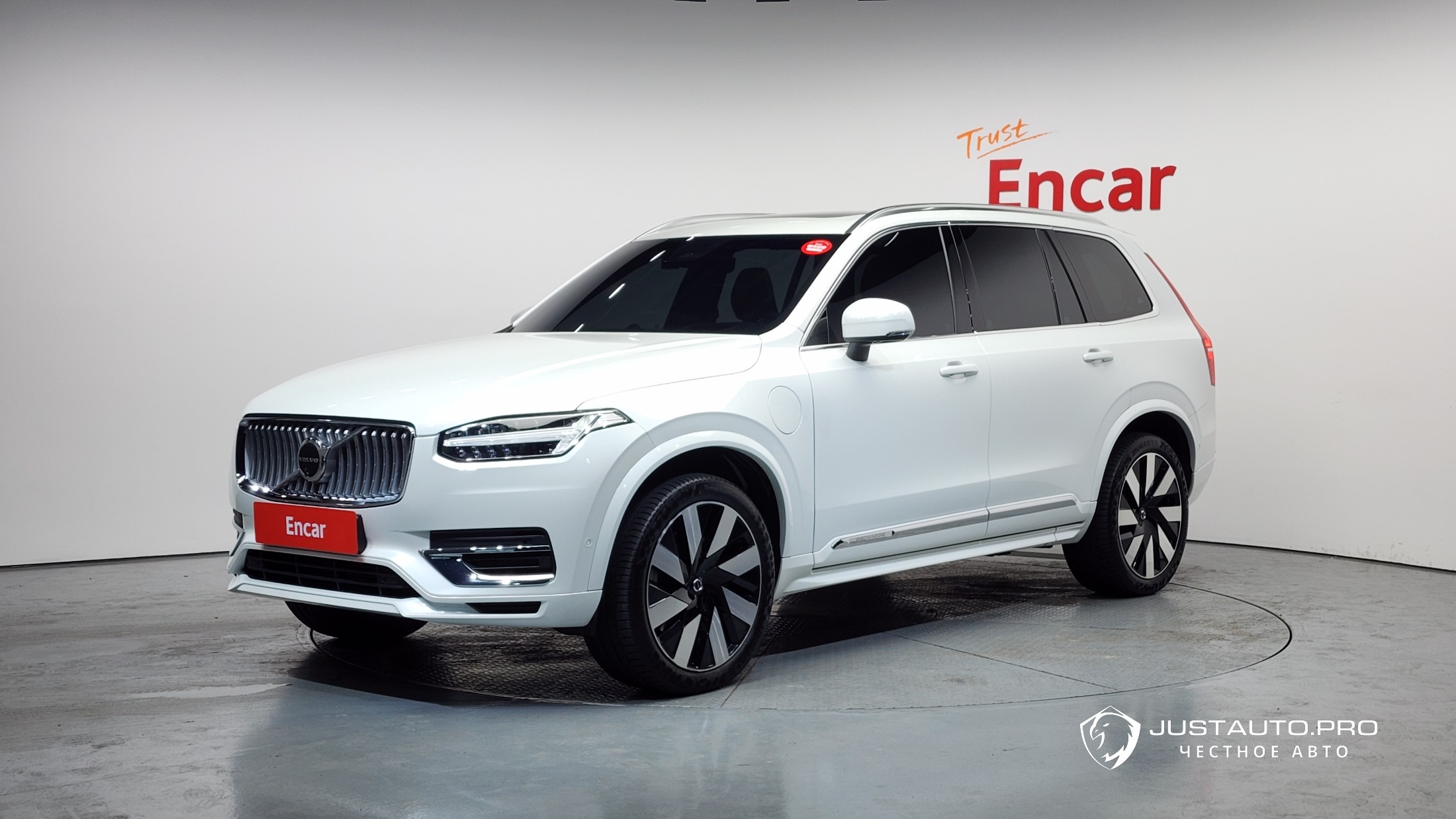 Автомобиль Volvo XC90