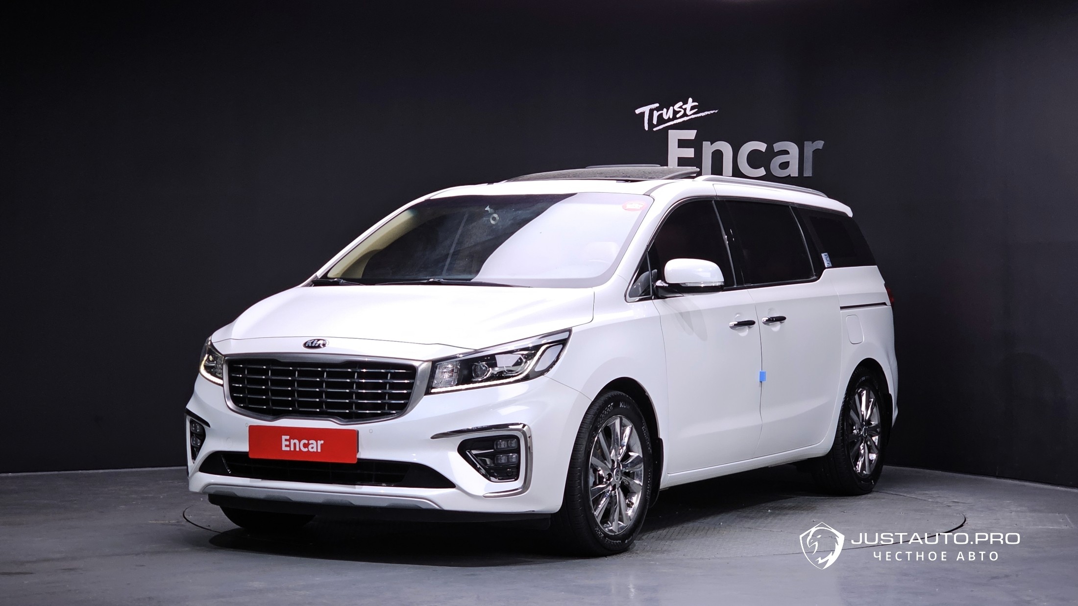 Автомобиль Kia Canival