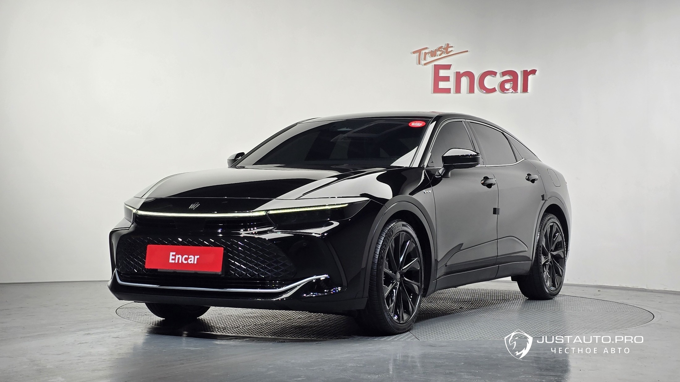 Автомобиль Toyota Crown