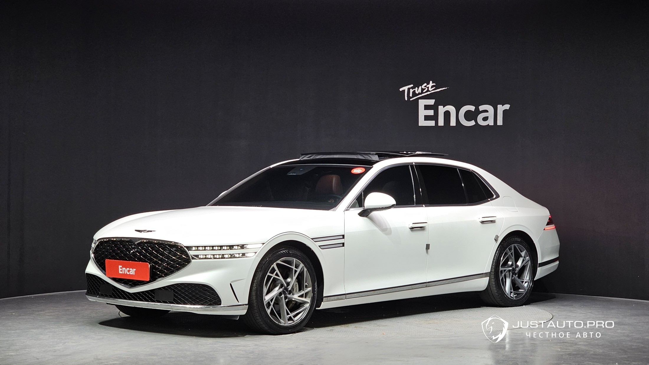 Автомобиль Genesis G90