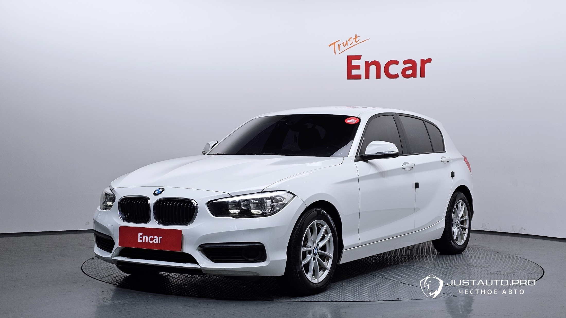 Автомобиль BMW 1-Series