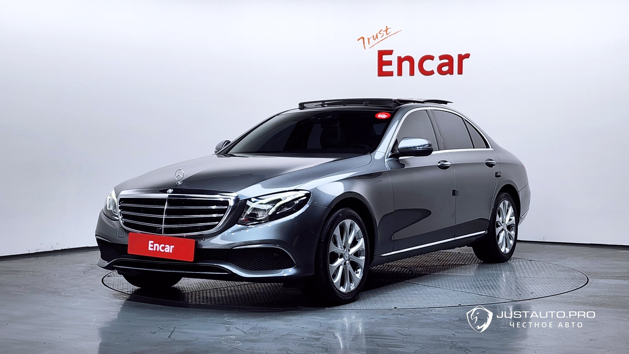 Автомобиль Mercedes-Benz E-Class