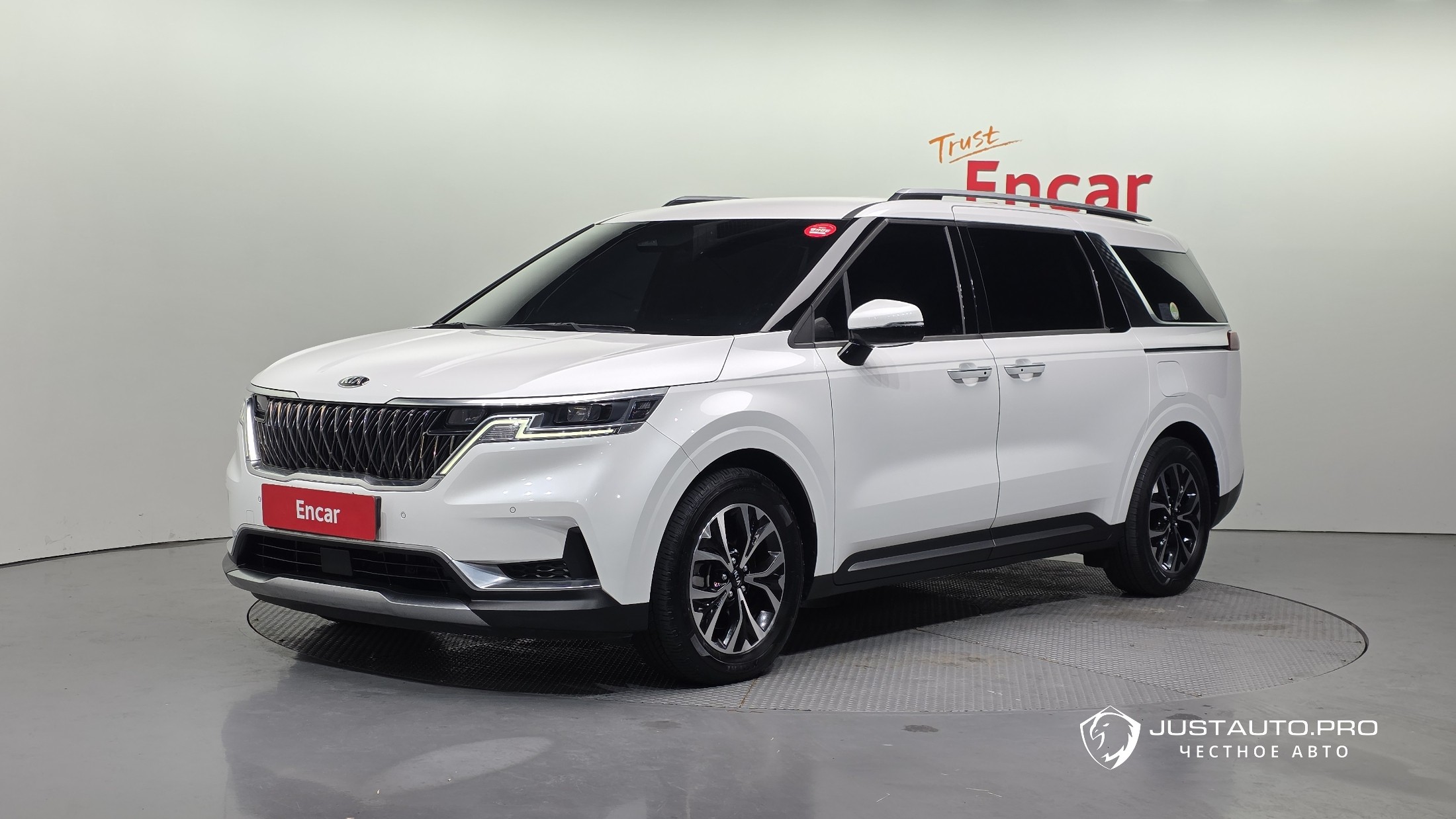 Автомобиль Kia Canival