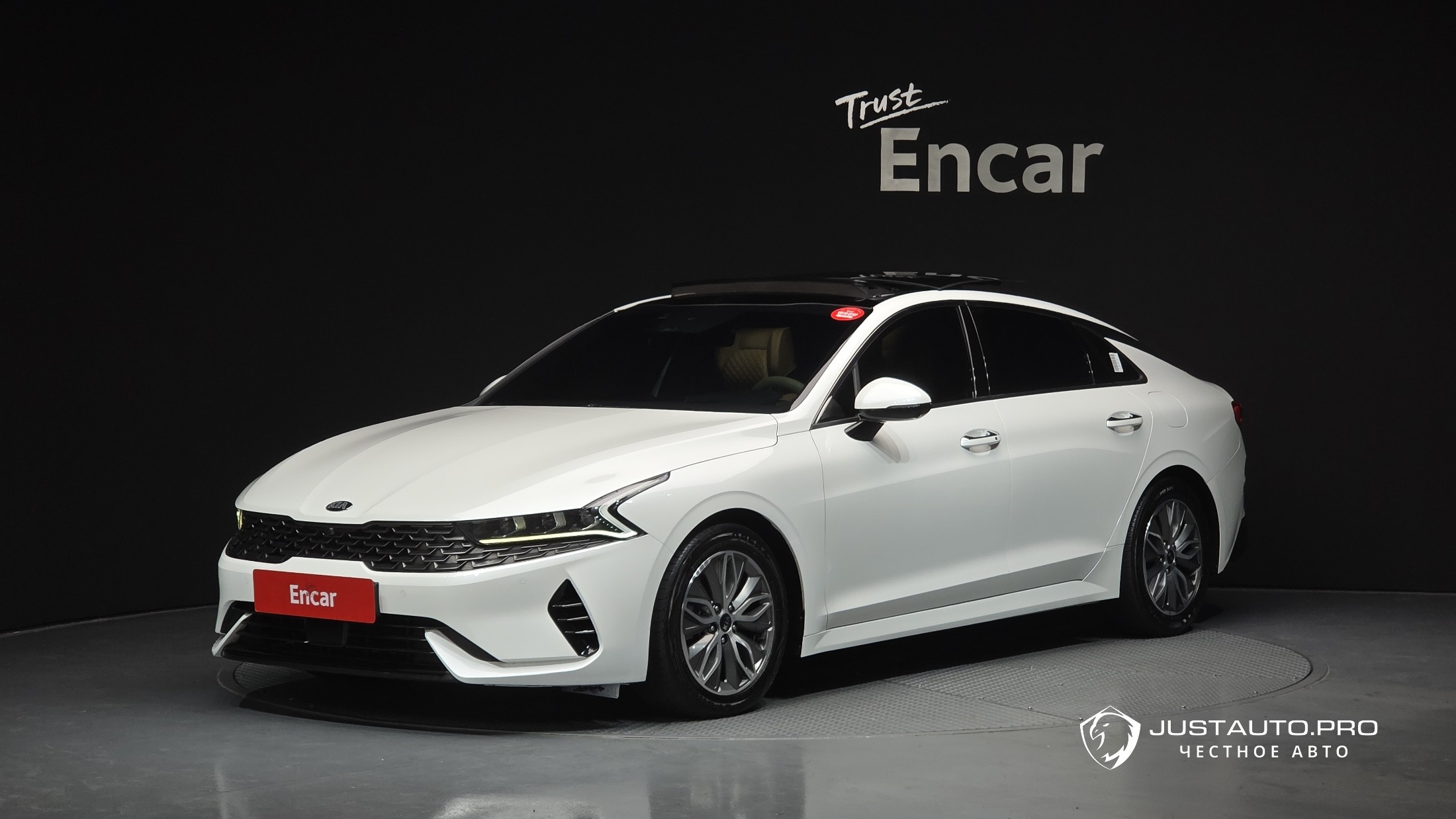 Автомобиль Kia K5