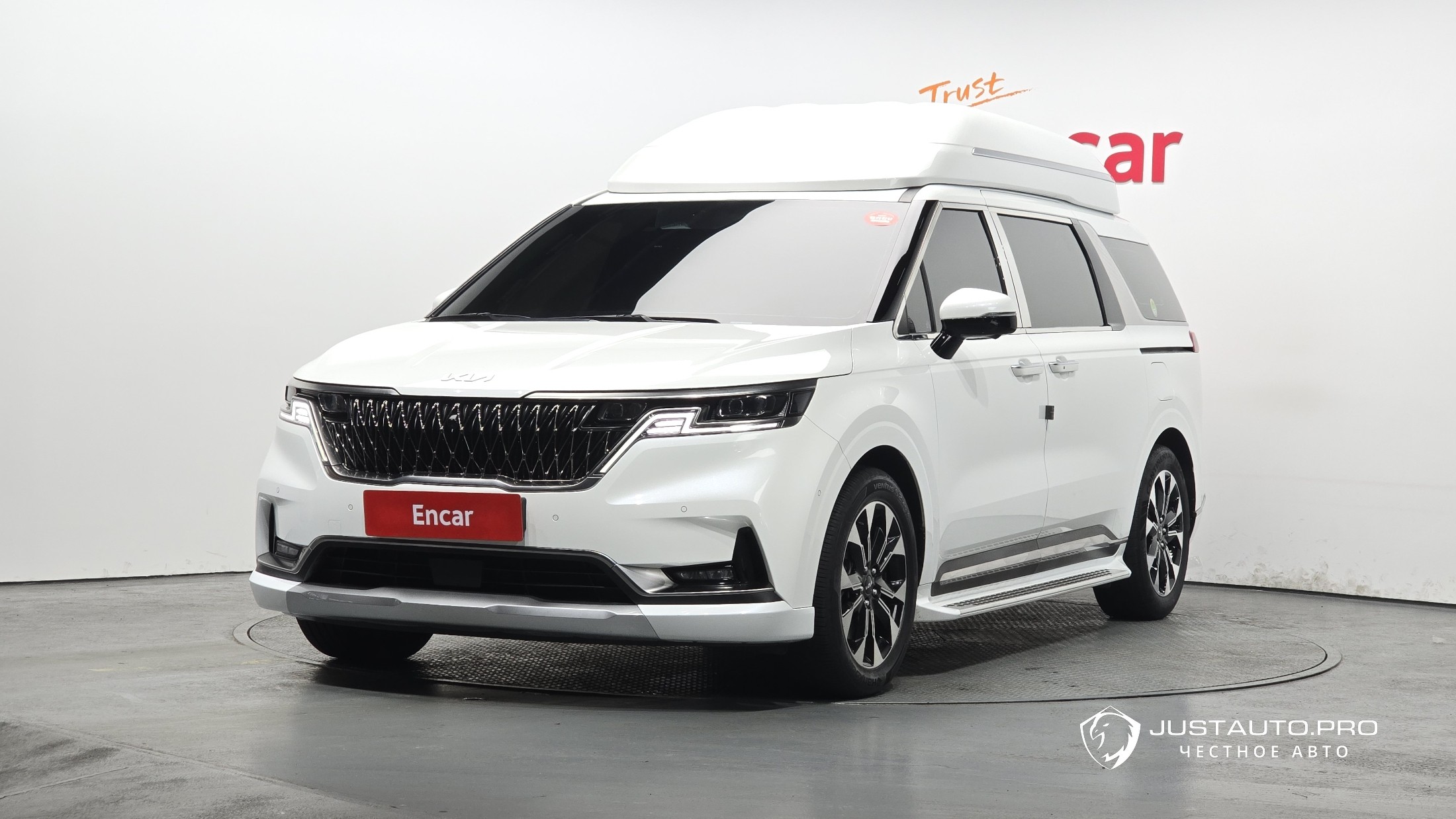 Автомобиль Kia Canival