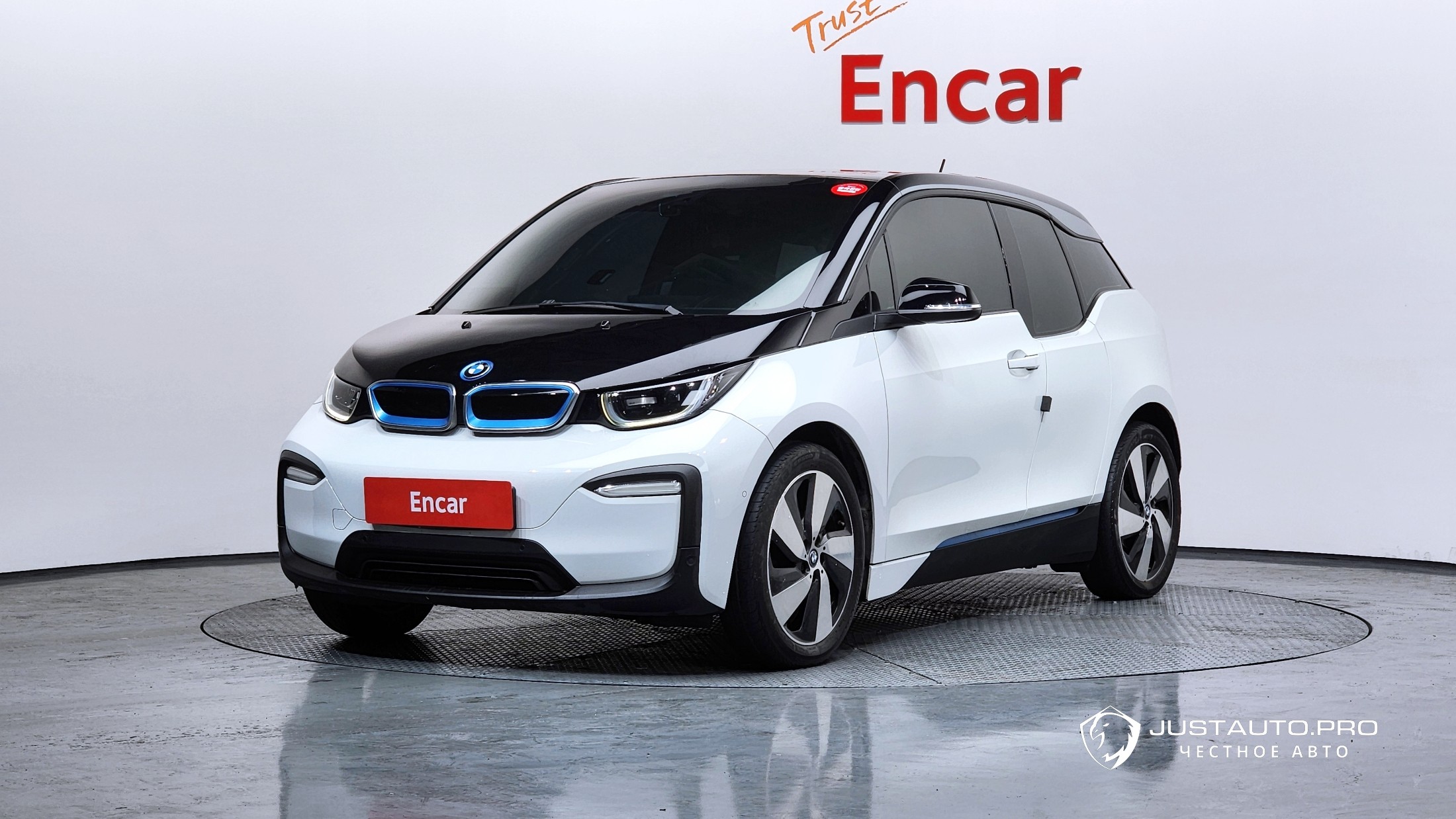 Автомобиль BMW i3