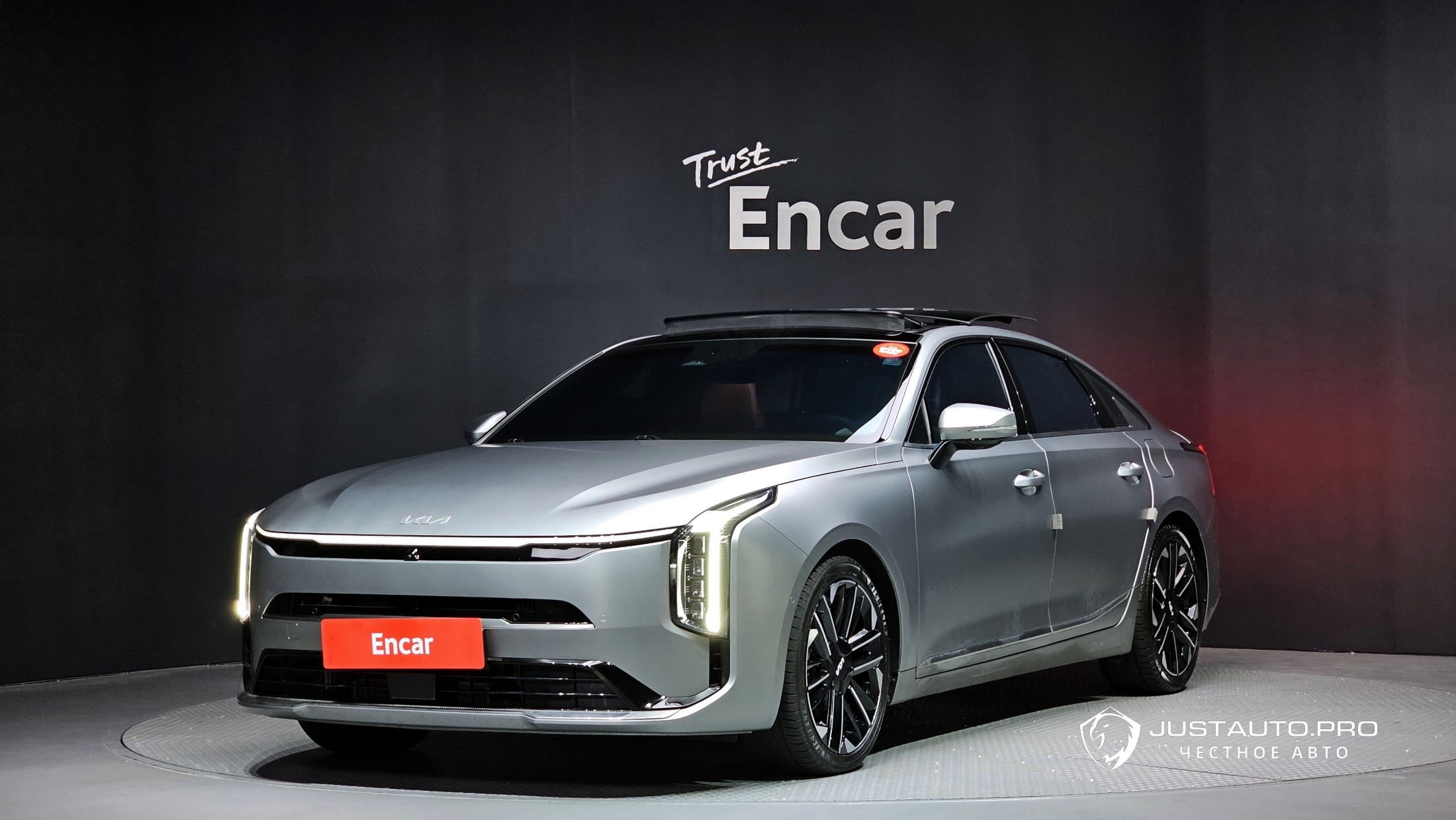 Автомобиль Kia K8