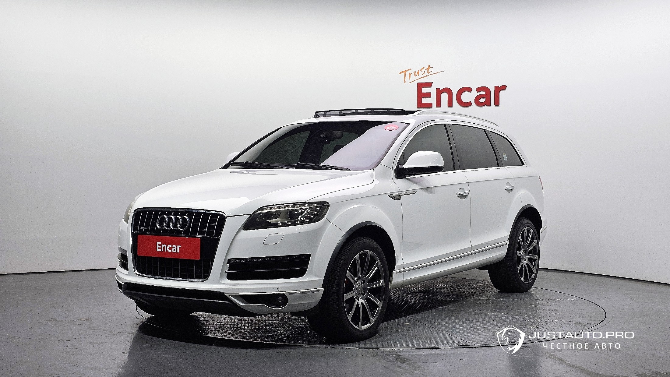 Автомобиль Audi Q7