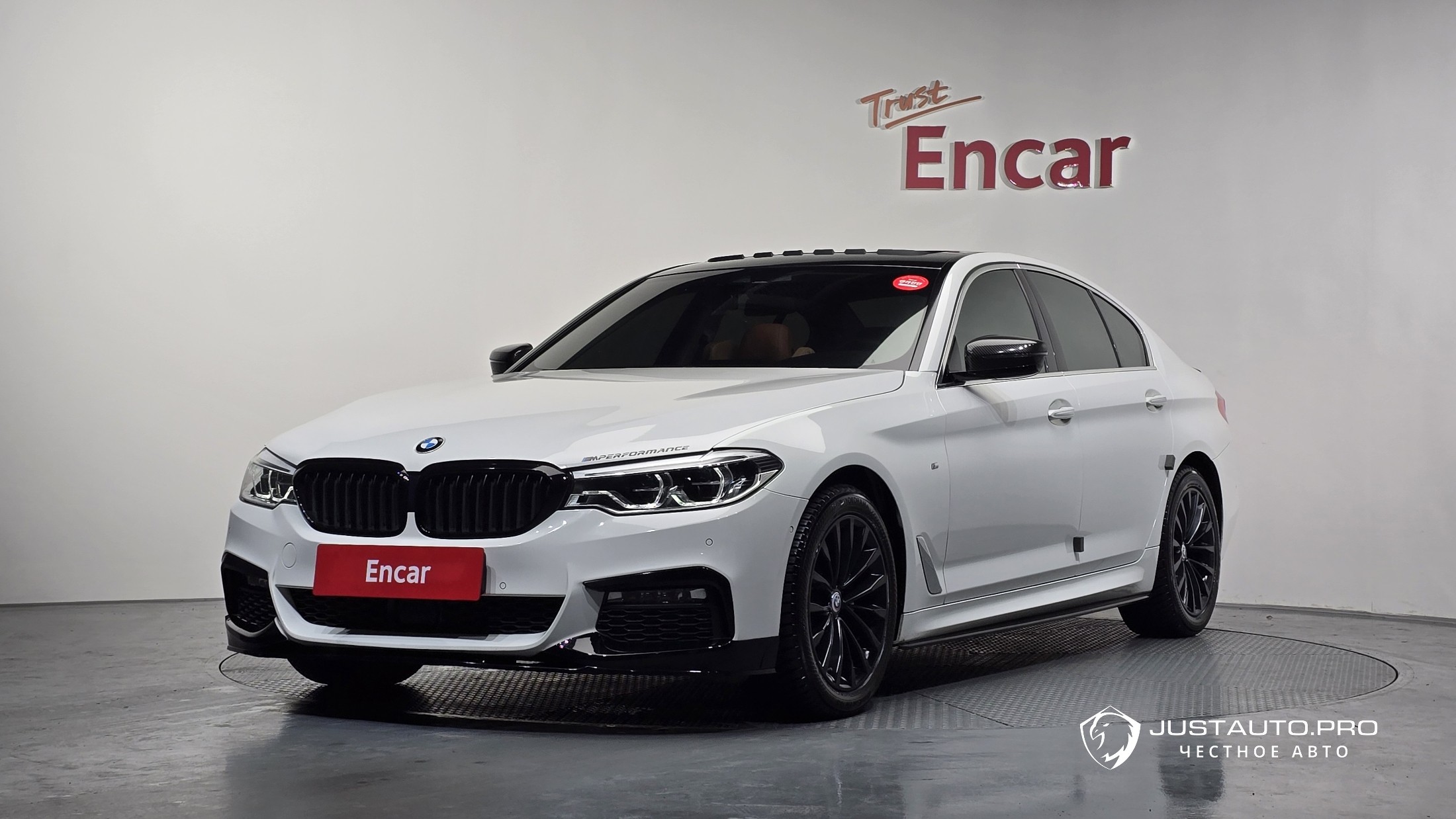 Автомобиль BMW 5-Series