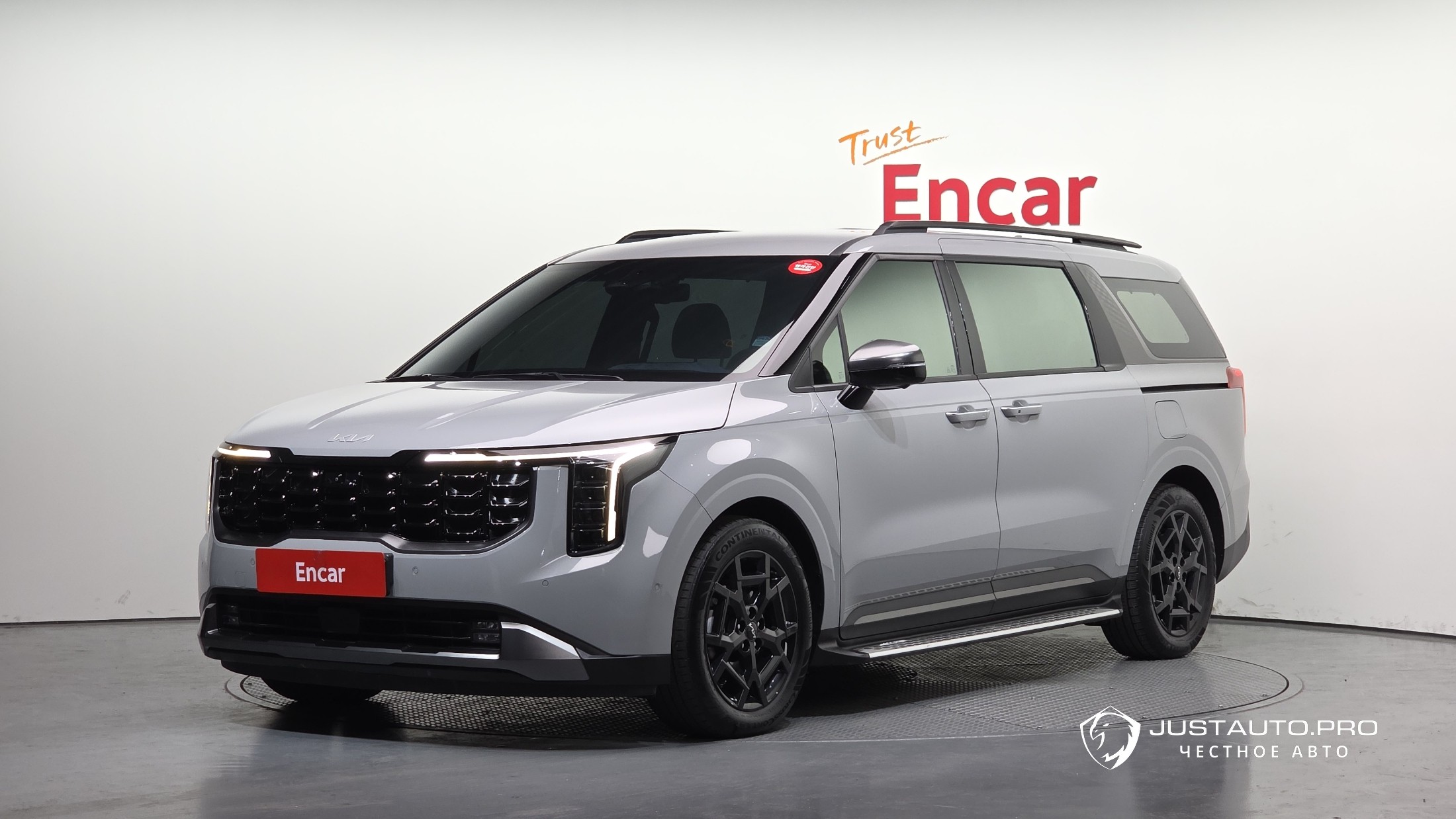 Автомобиль Kia Canival