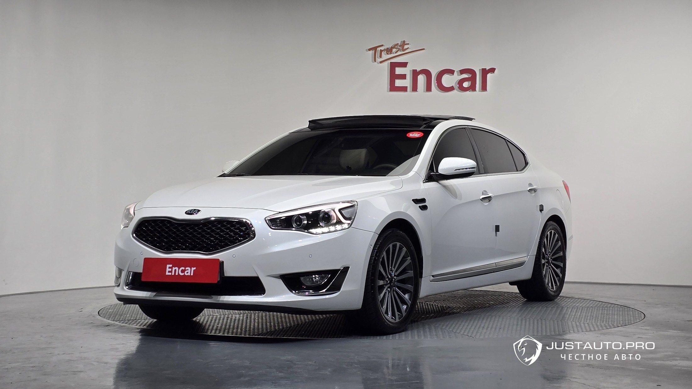 Автомобиль Kia K7