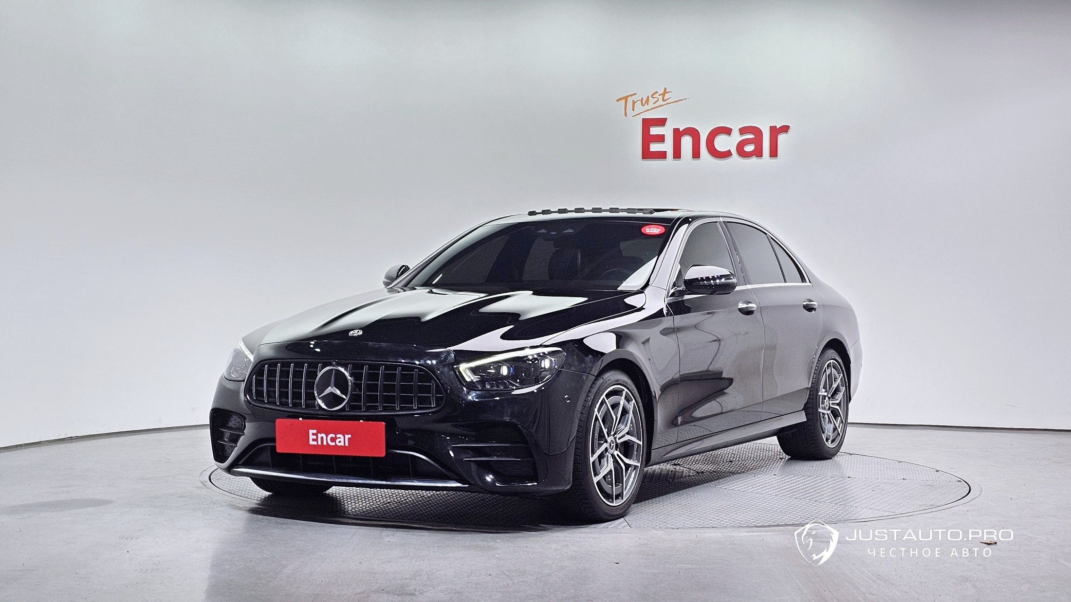 Автомобиль Mercedes-Benz E-Class