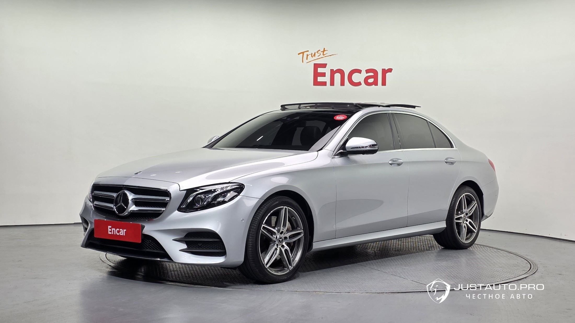 Автомобиль Mercedes-Benz E-Class