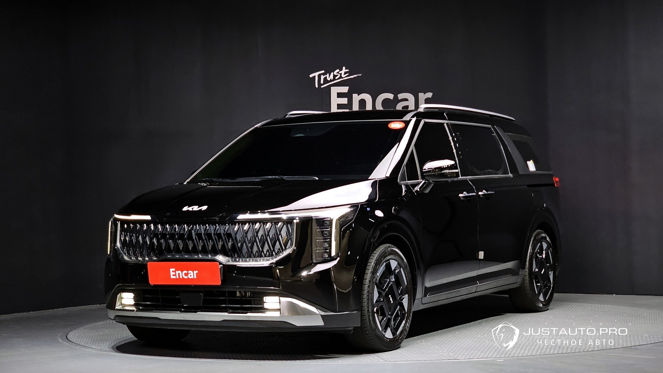 Автомобиль Kia Canival