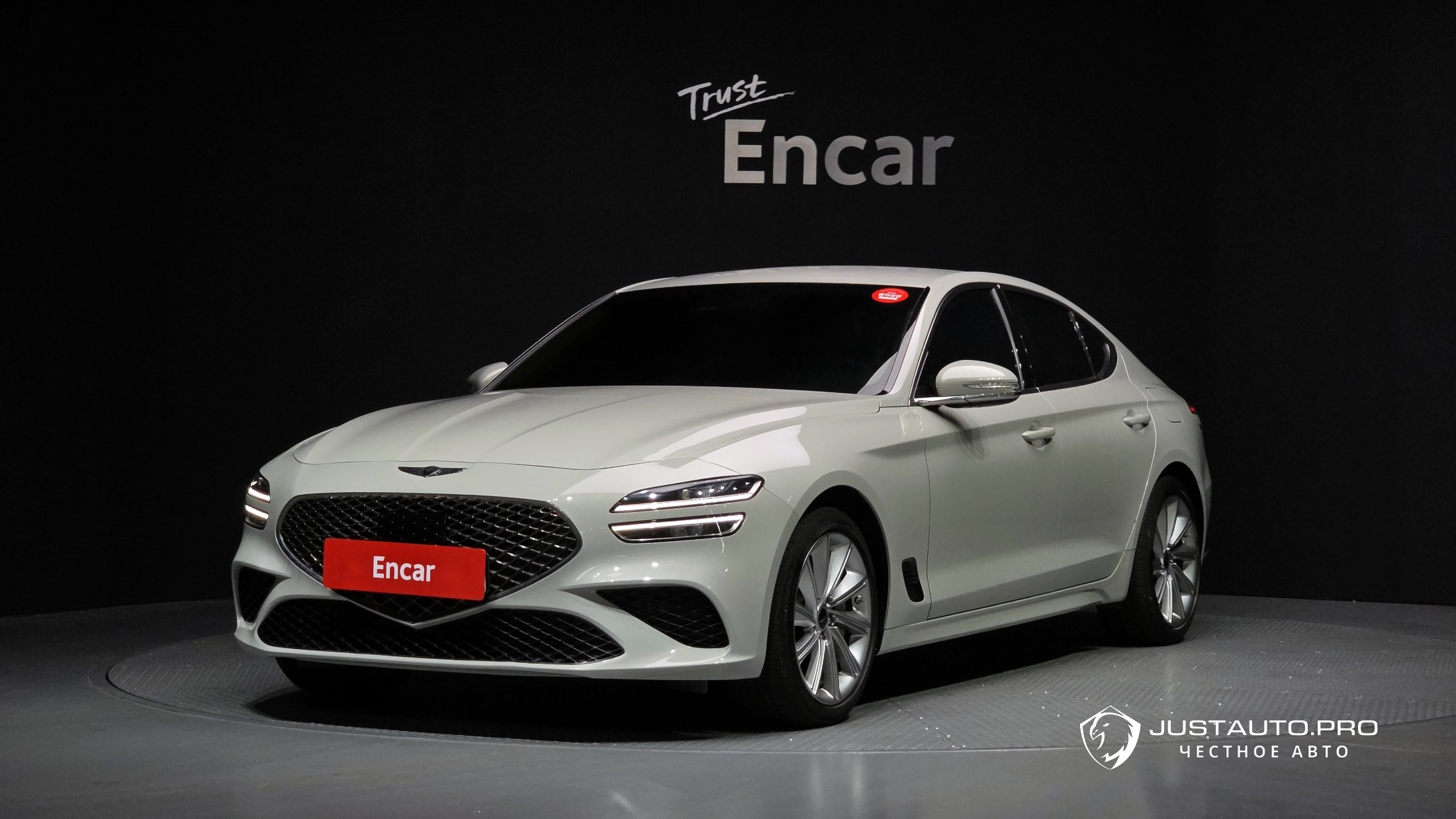 Автомобиль Genesis G70