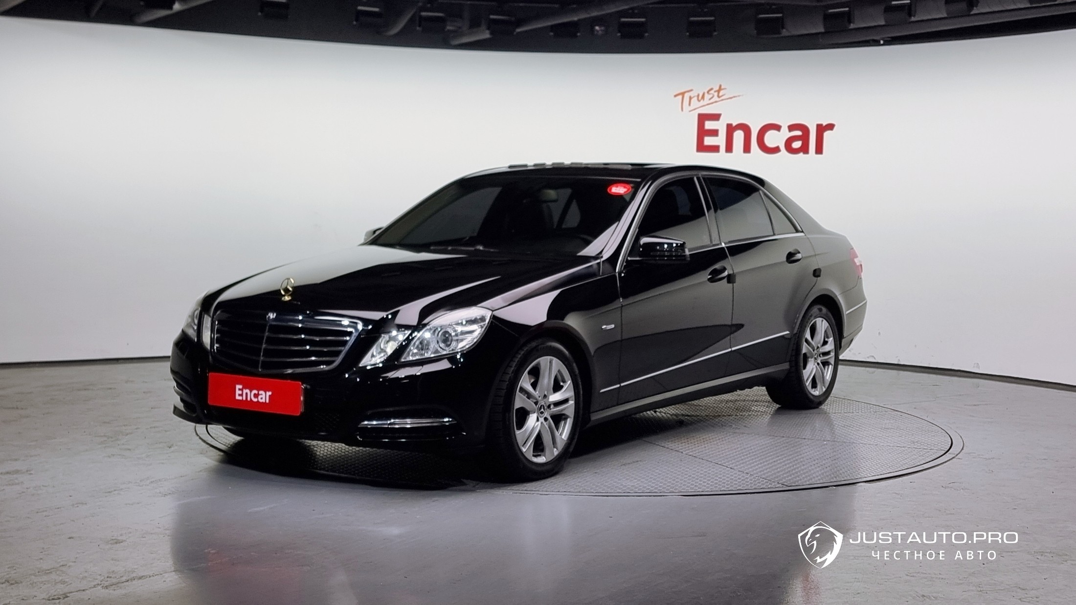 Автомобиль Mercedes-Benz E-Class