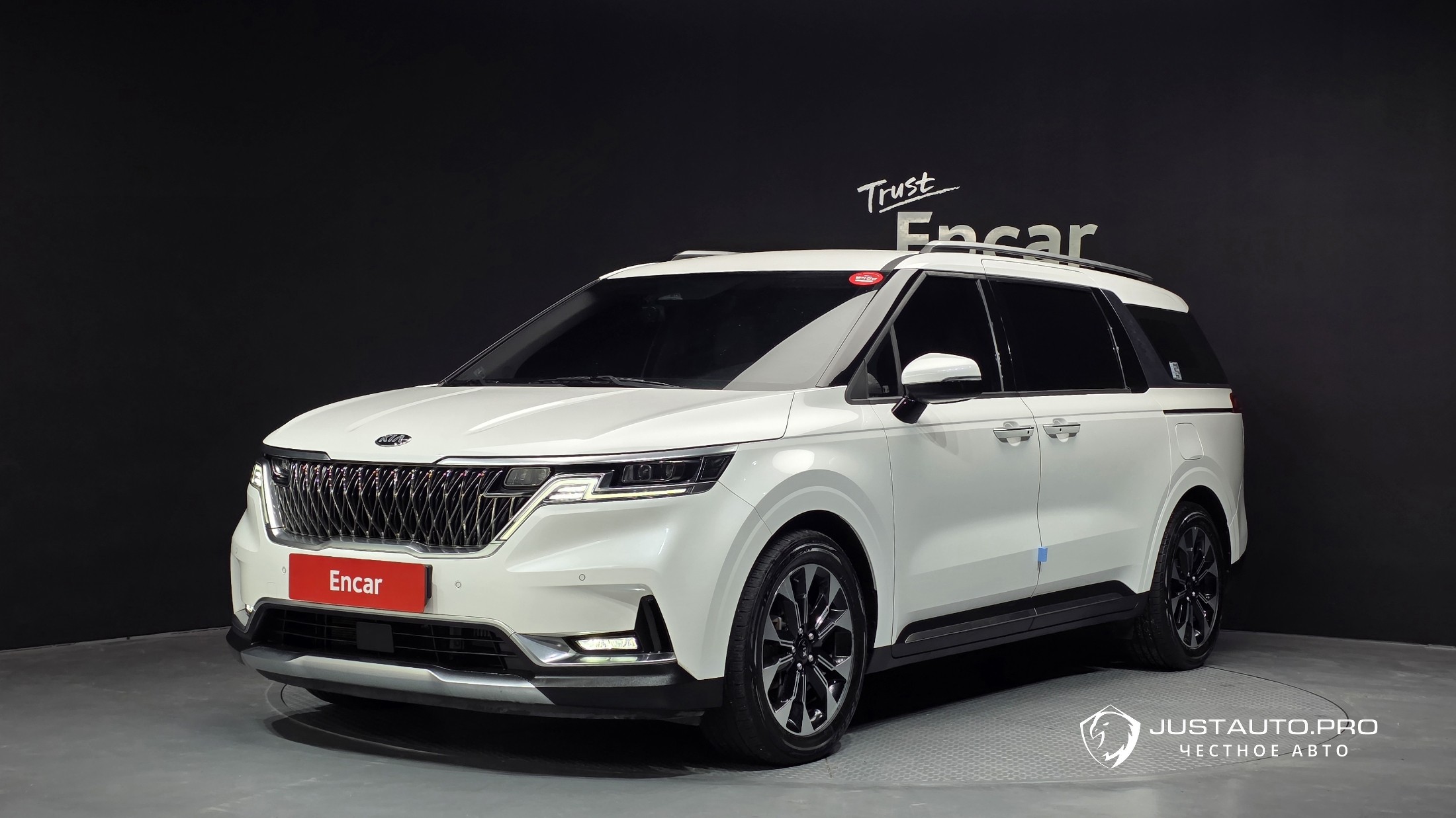 Автомобиль Kia Canival