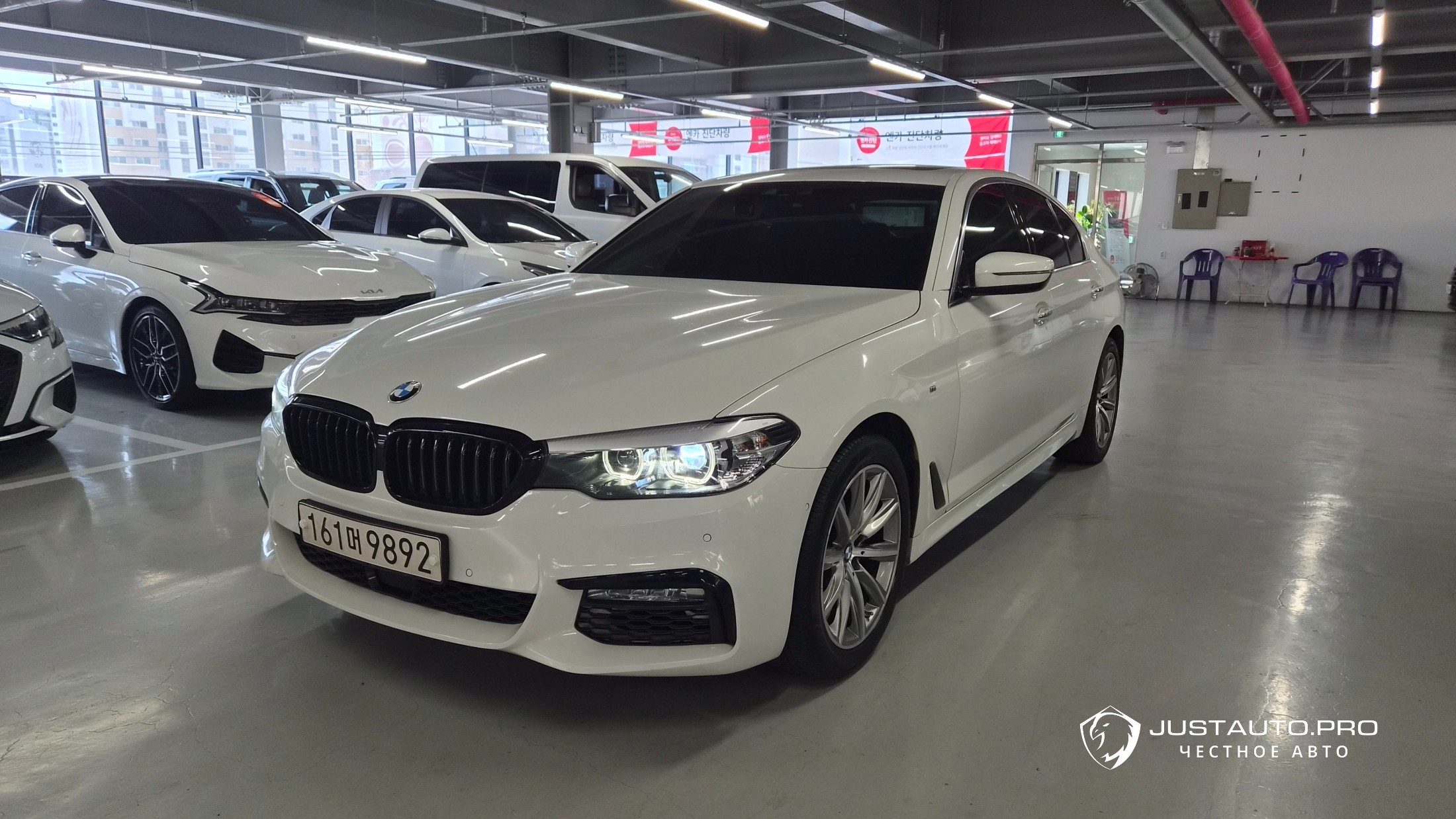 Автомобиль BMW 5-Series