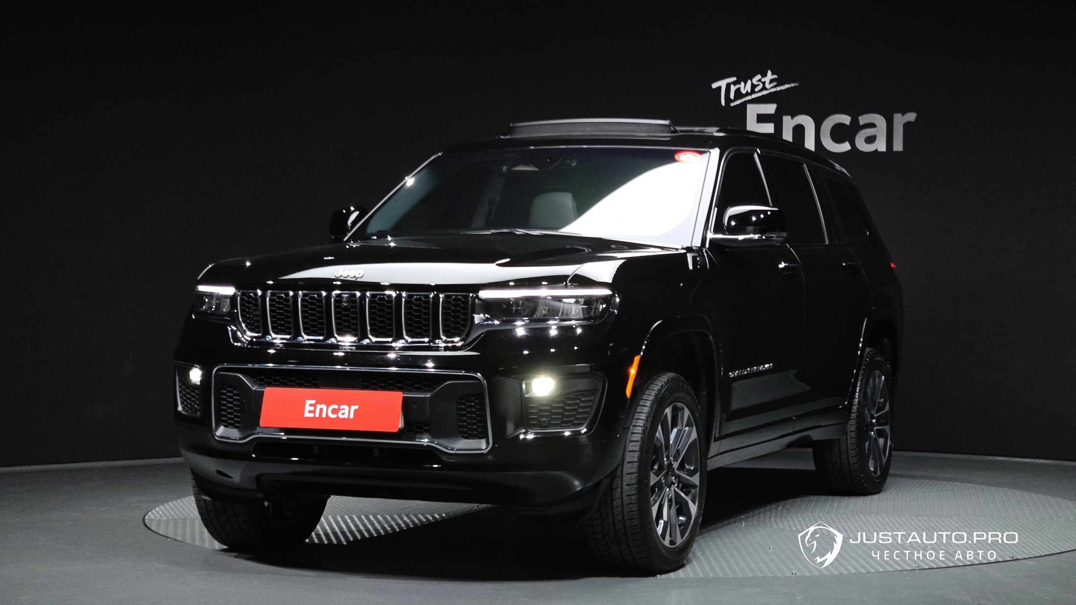 Автомобиль Jeep Cherokee