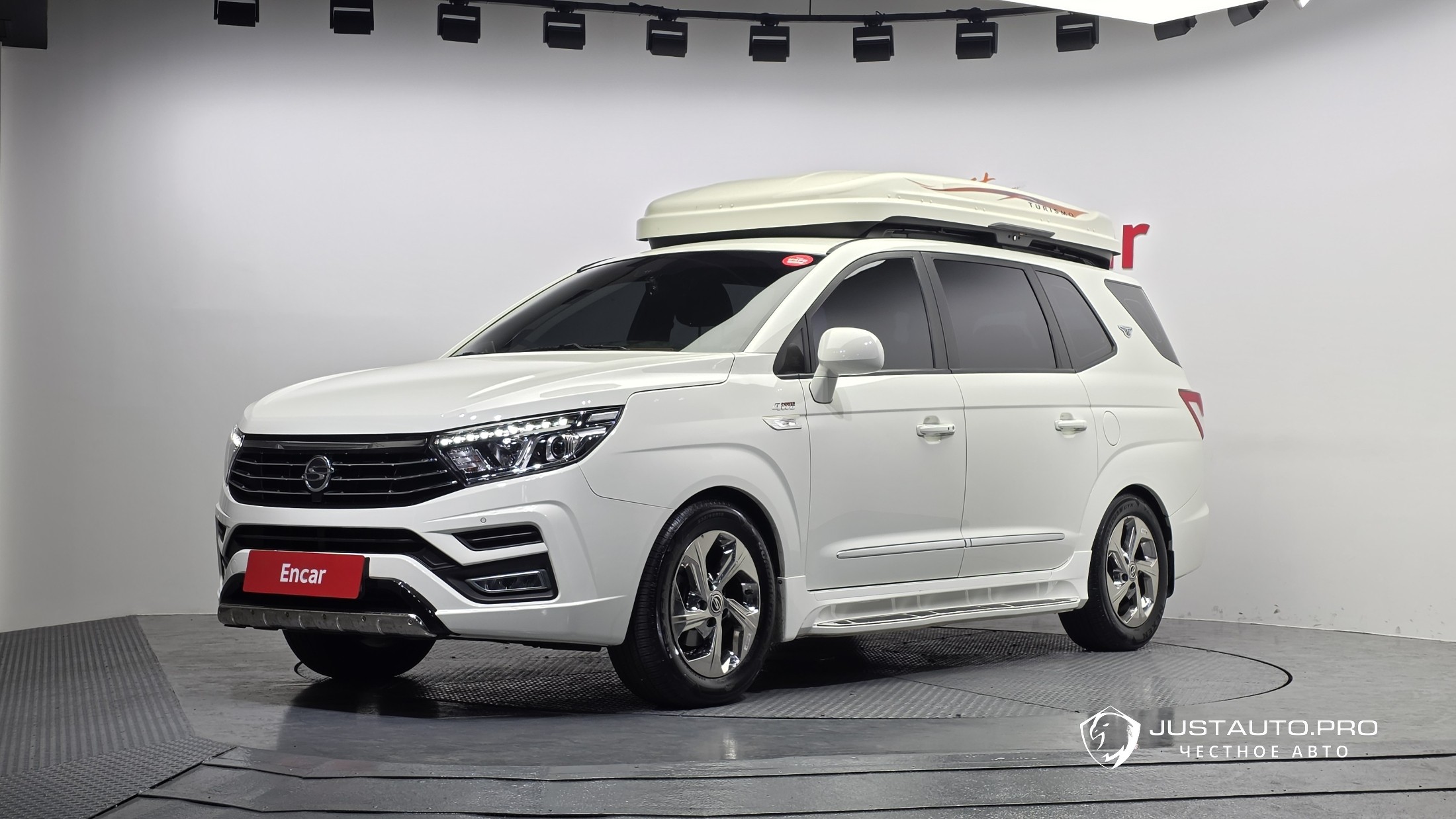Автомобиль KG_Mobility_Ssangyong KORANDO