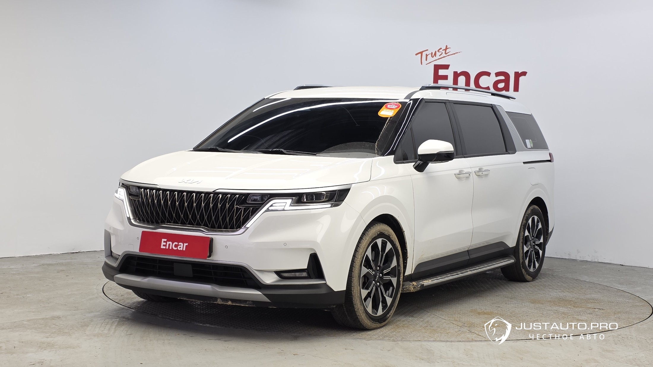 Автомобиль Kia Canival