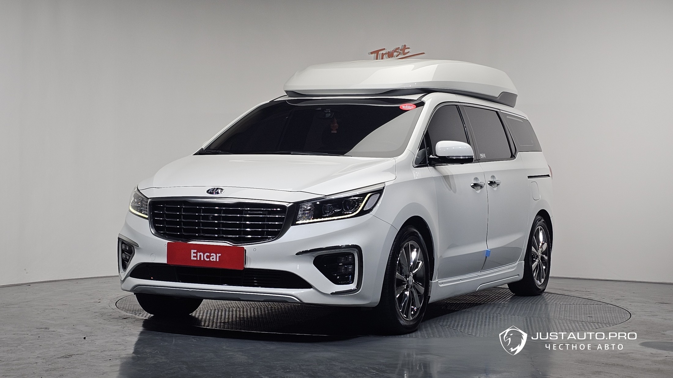 Автомобиль Kia Canival