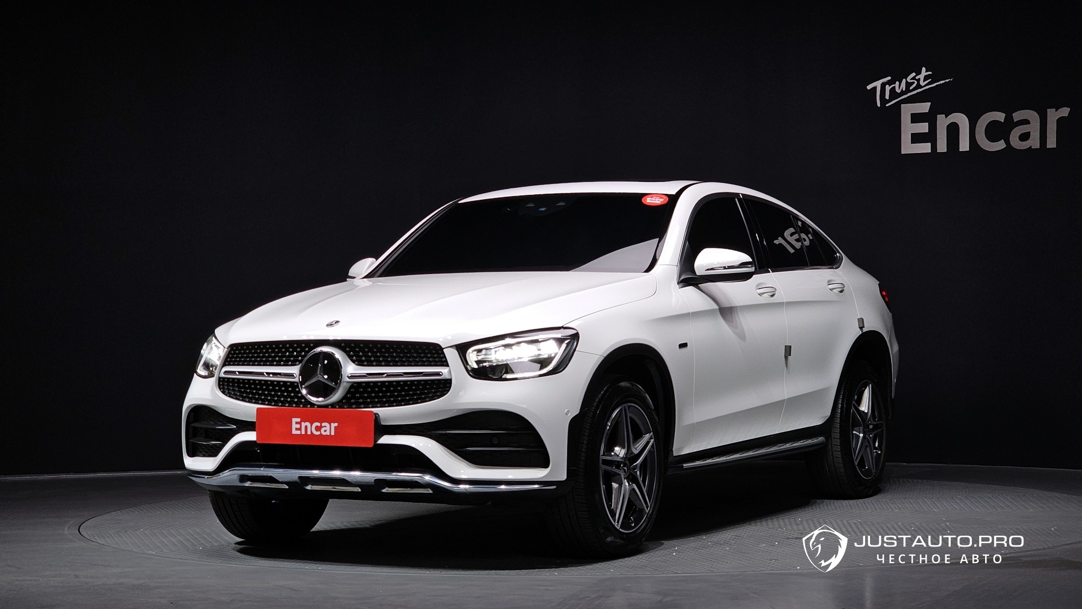 Автомобиль Mercedes-Benz GLC-Class