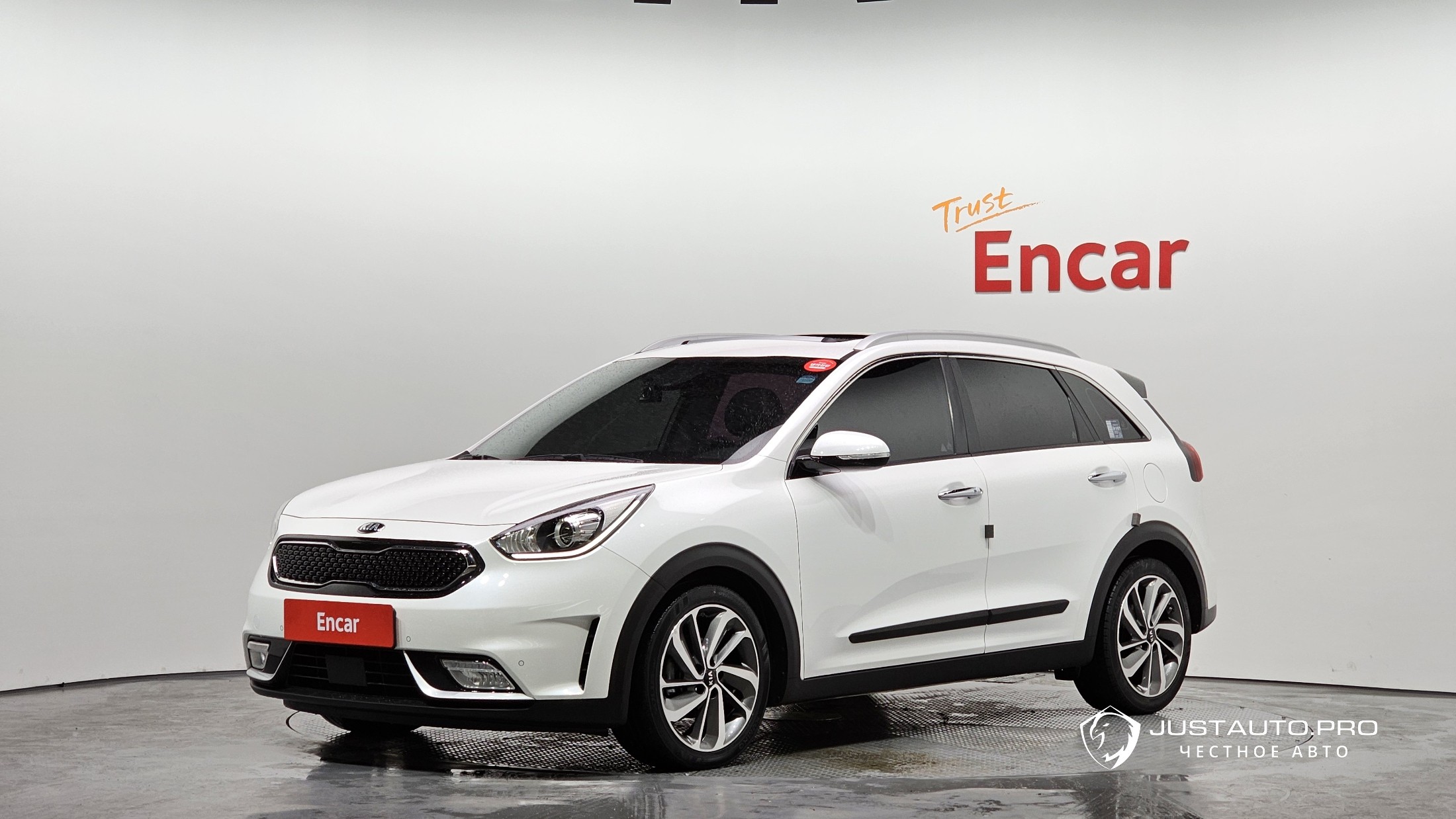 Автомобиль Kia Niro