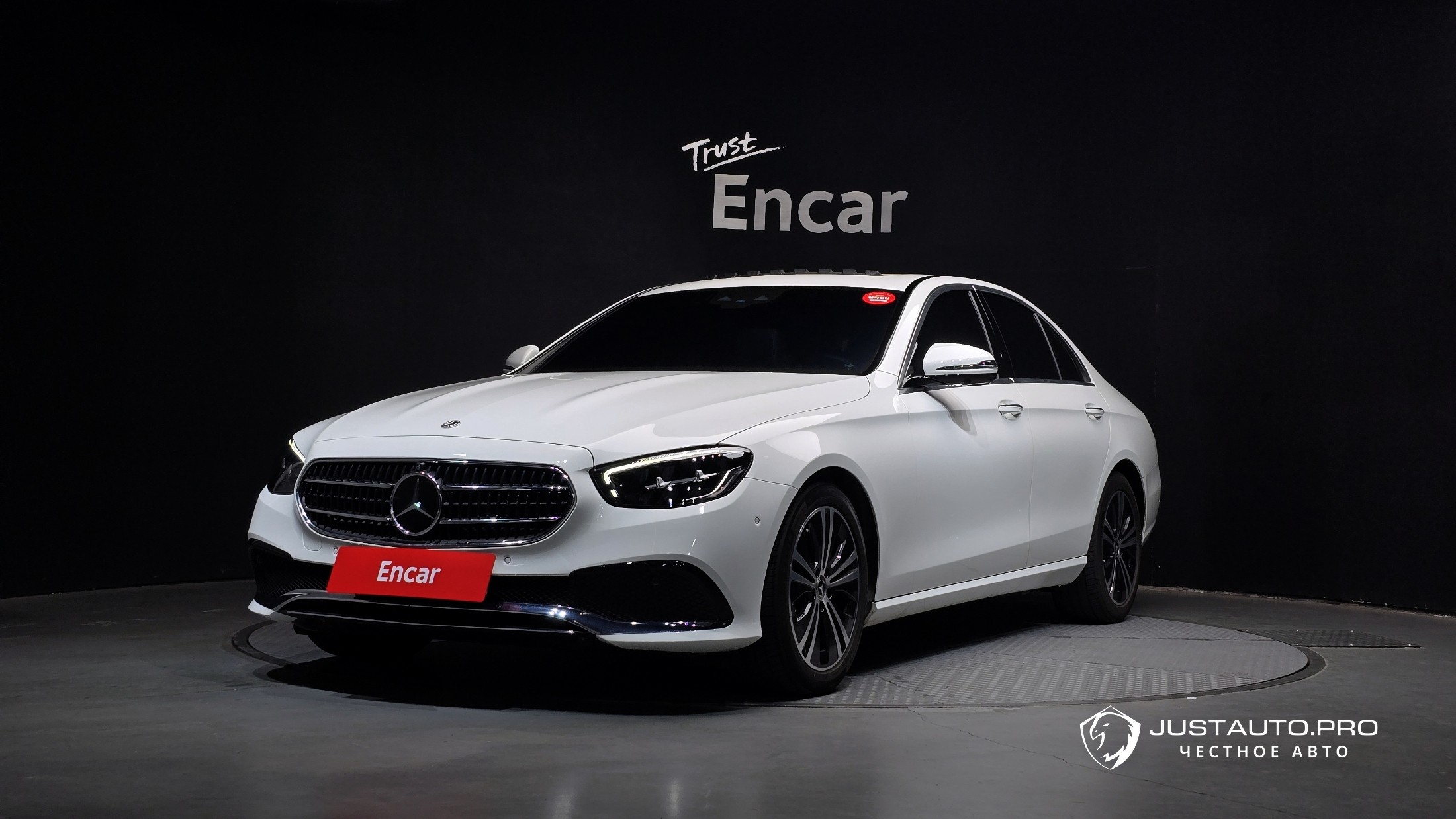 Автомобиль Mercedes-Benz E-Class
