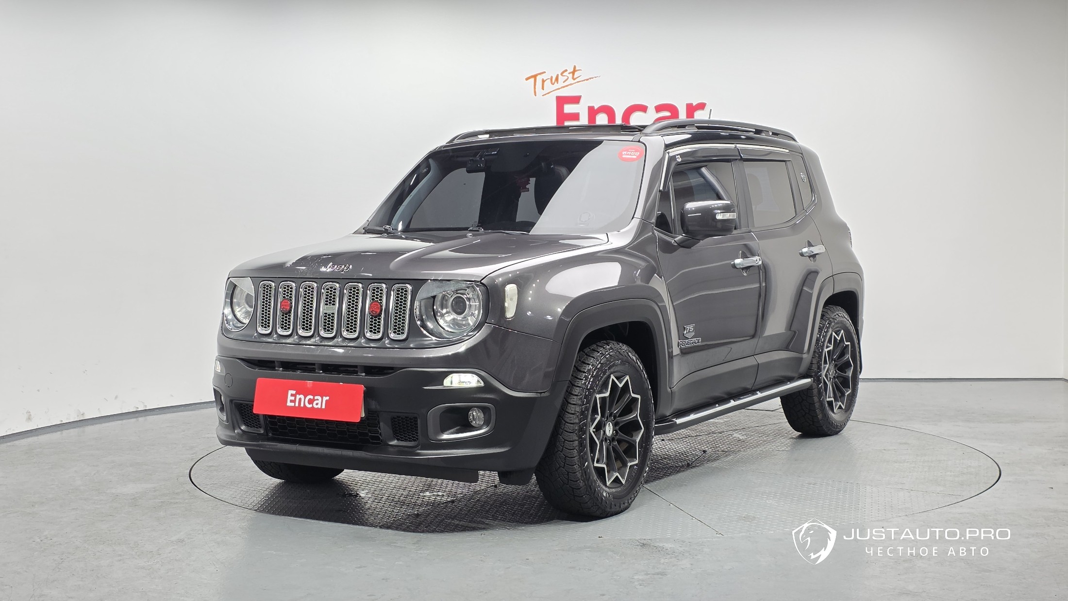 Автомобиль Jeep Renegade