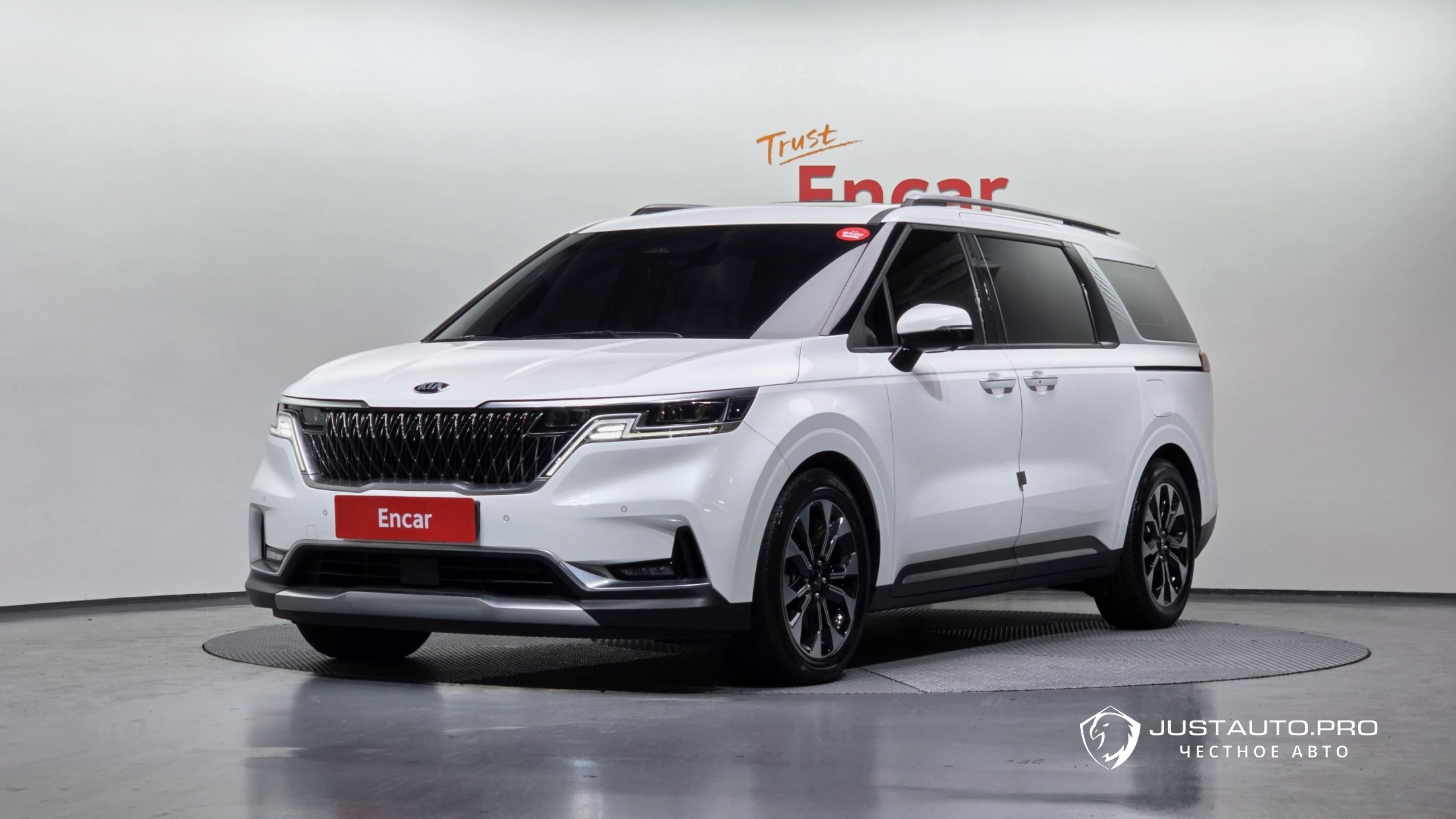Автомобиль Kia Canival