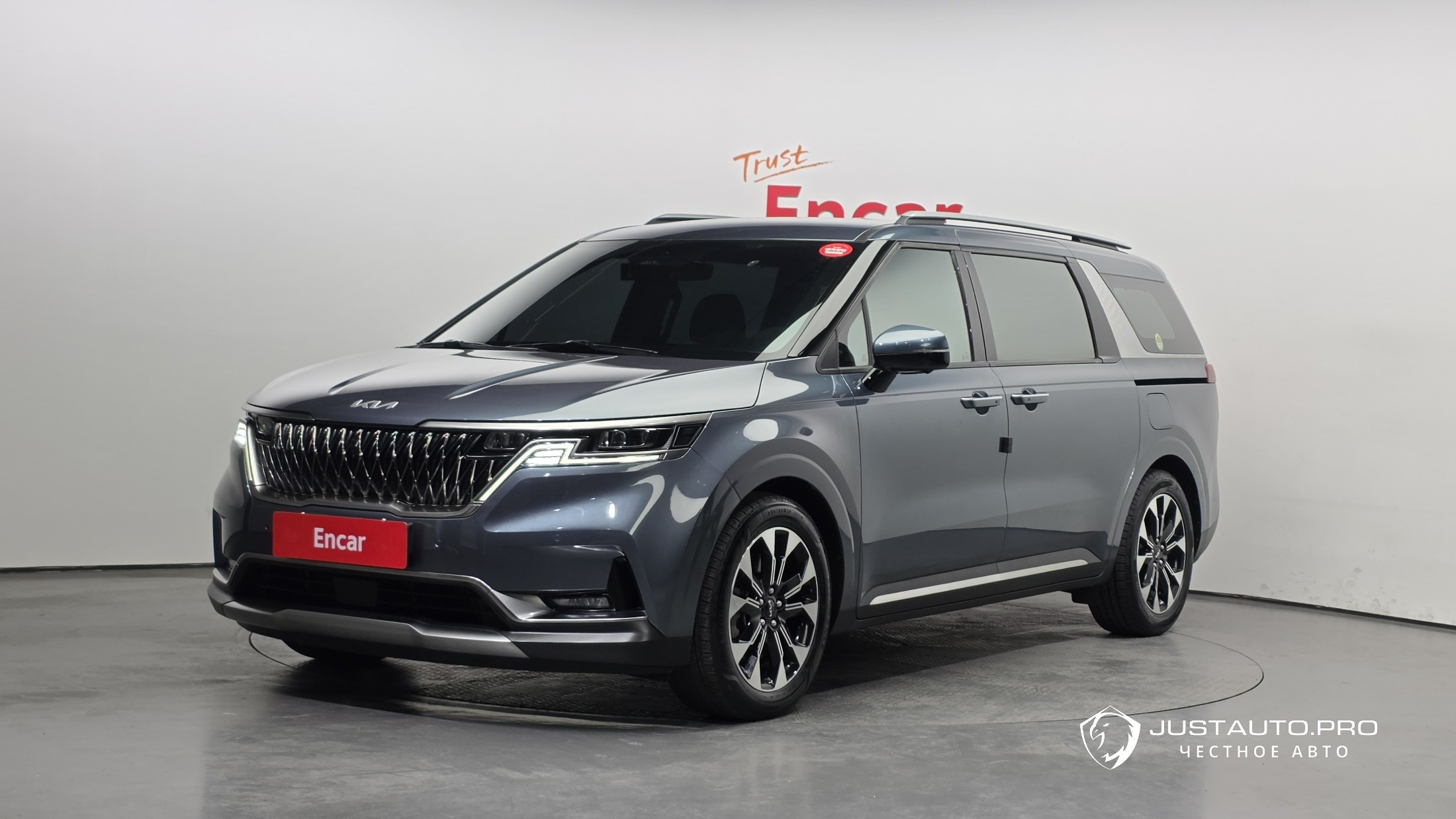 Автомобиль Kia Canival