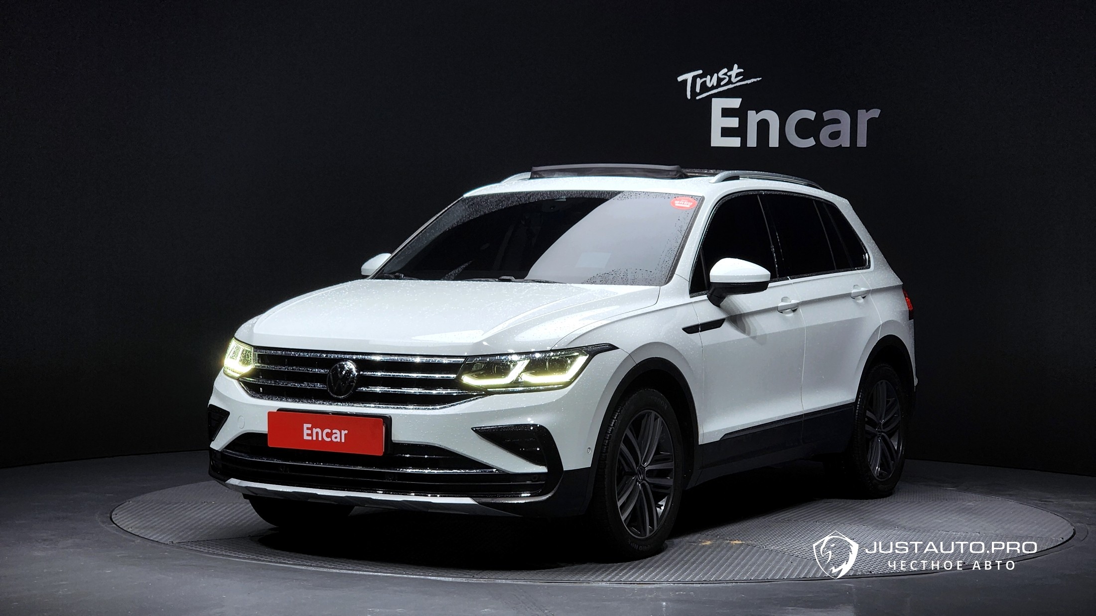 Автомобиль Volkswagen Tiguan