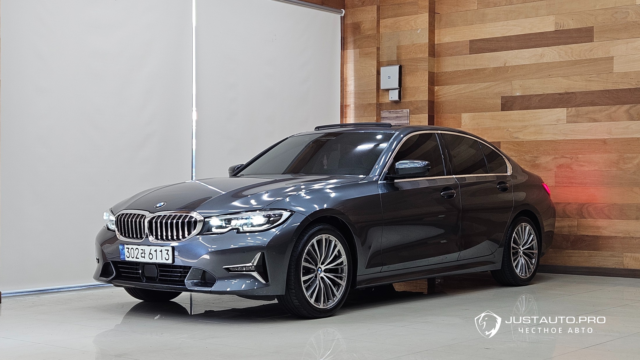 Автомобиль BMW 3-Series