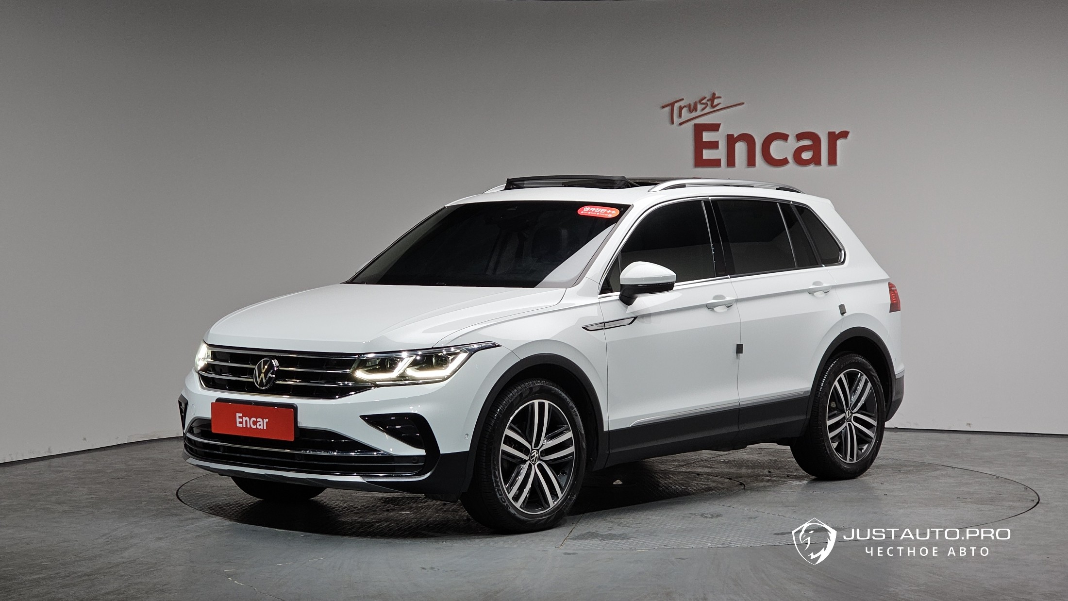 Автомобиль Volkswagen Tiguan
