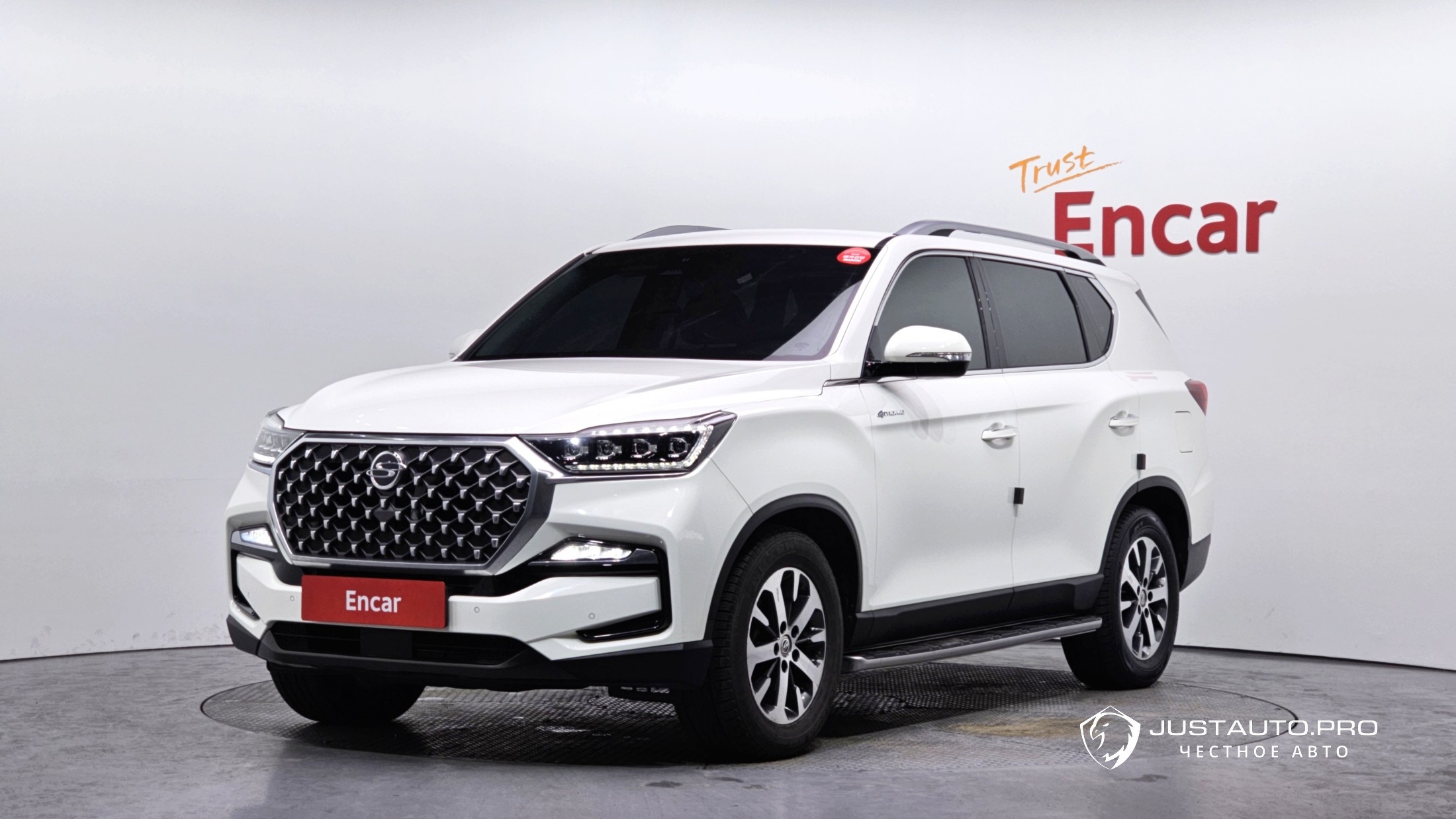 Автомобиль KG_Mobility_Ssangyong Rexton